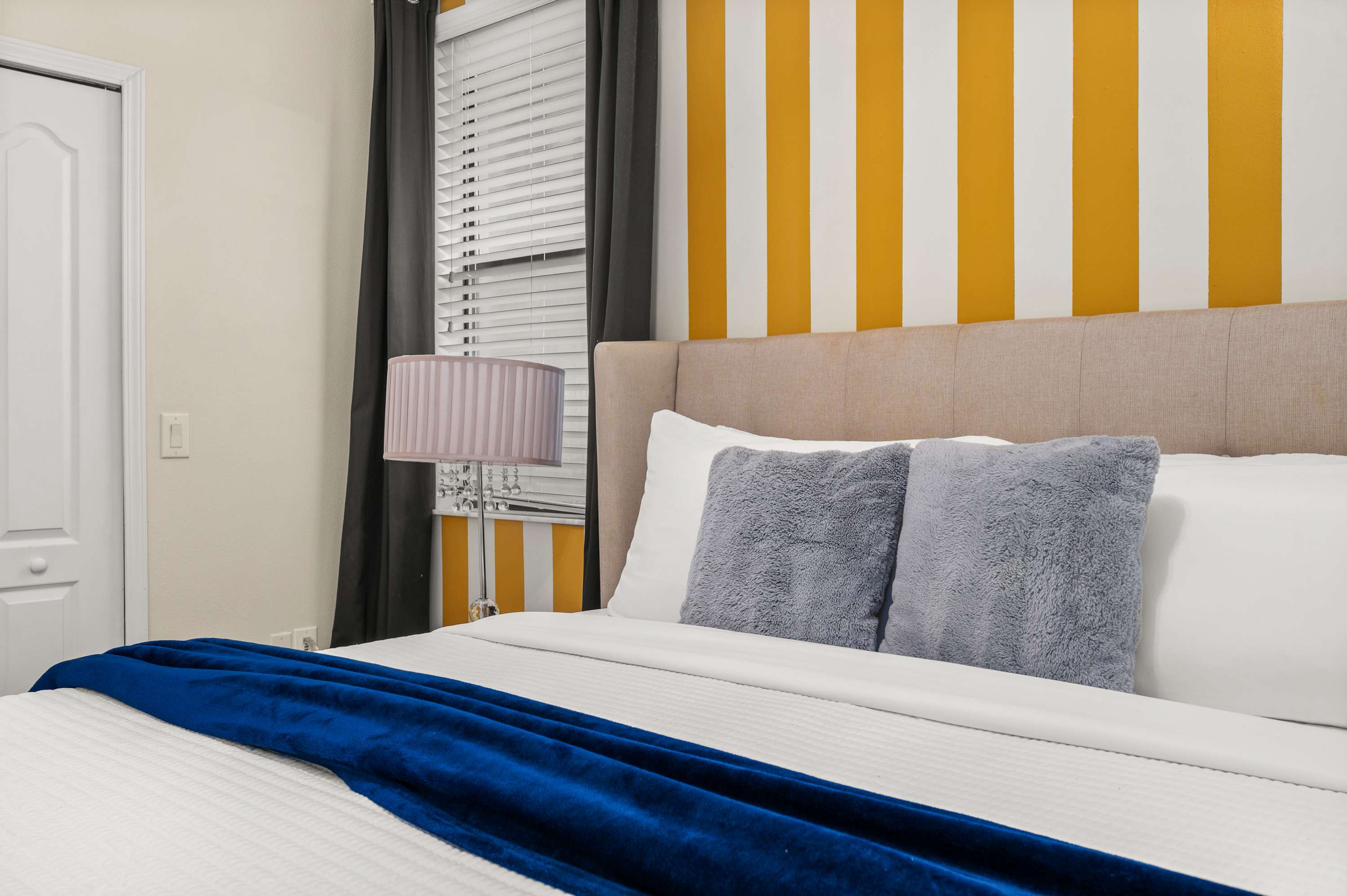 Spacious villa w/ pool, hot tub & game room