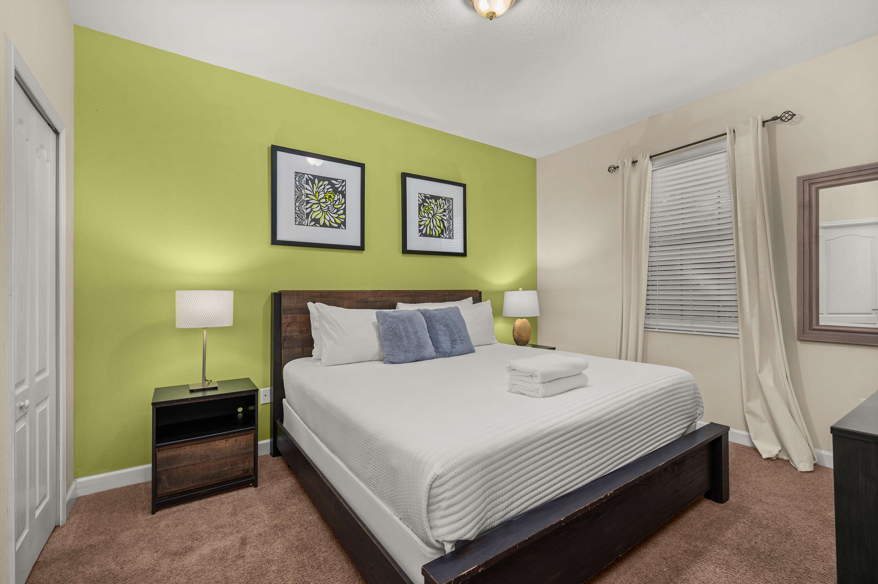 Spacious villa w/ pool, hot tub & game room