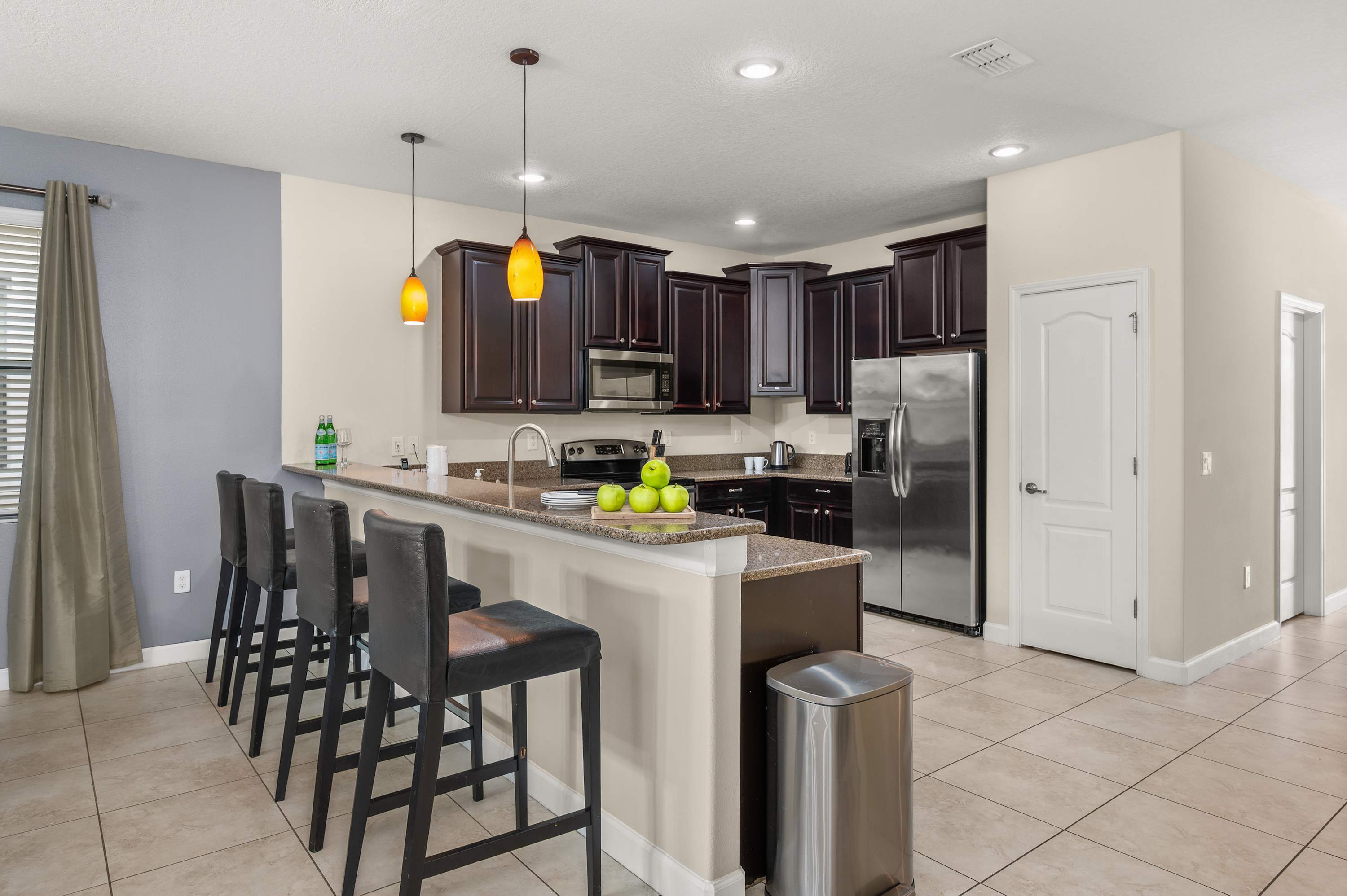 Spacious villa w/ pool, hot tub & game room