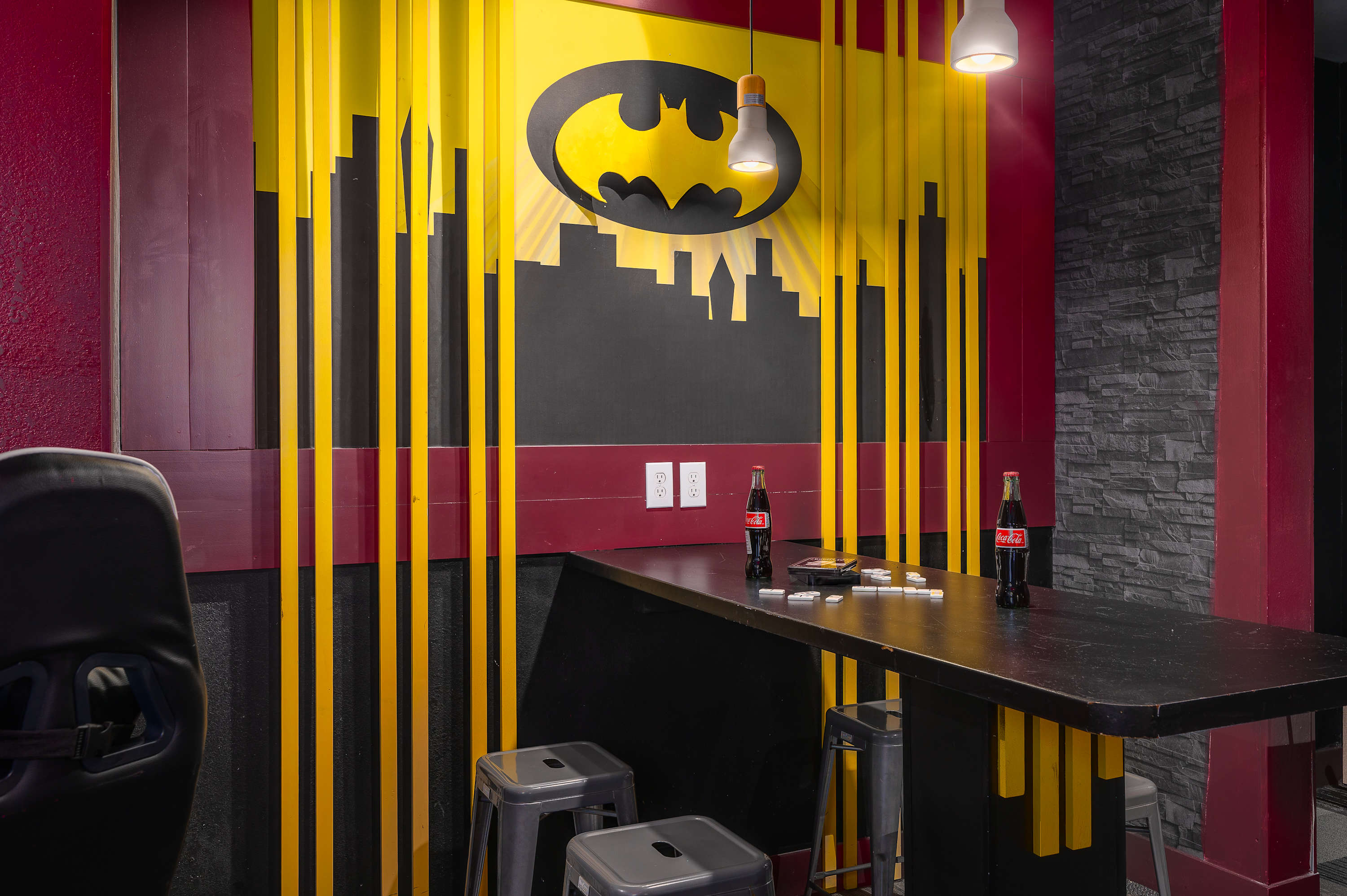 Spacious villa w/ pool, hot tub & game room