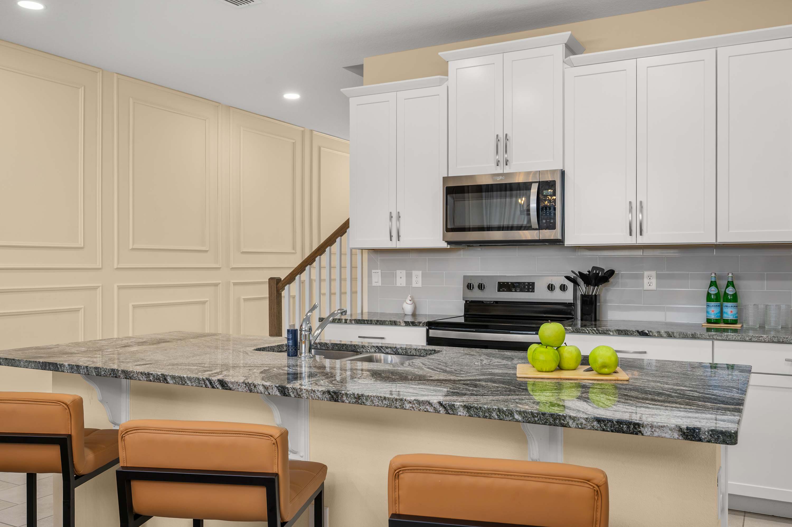 Family getaway w/ private pool & game room