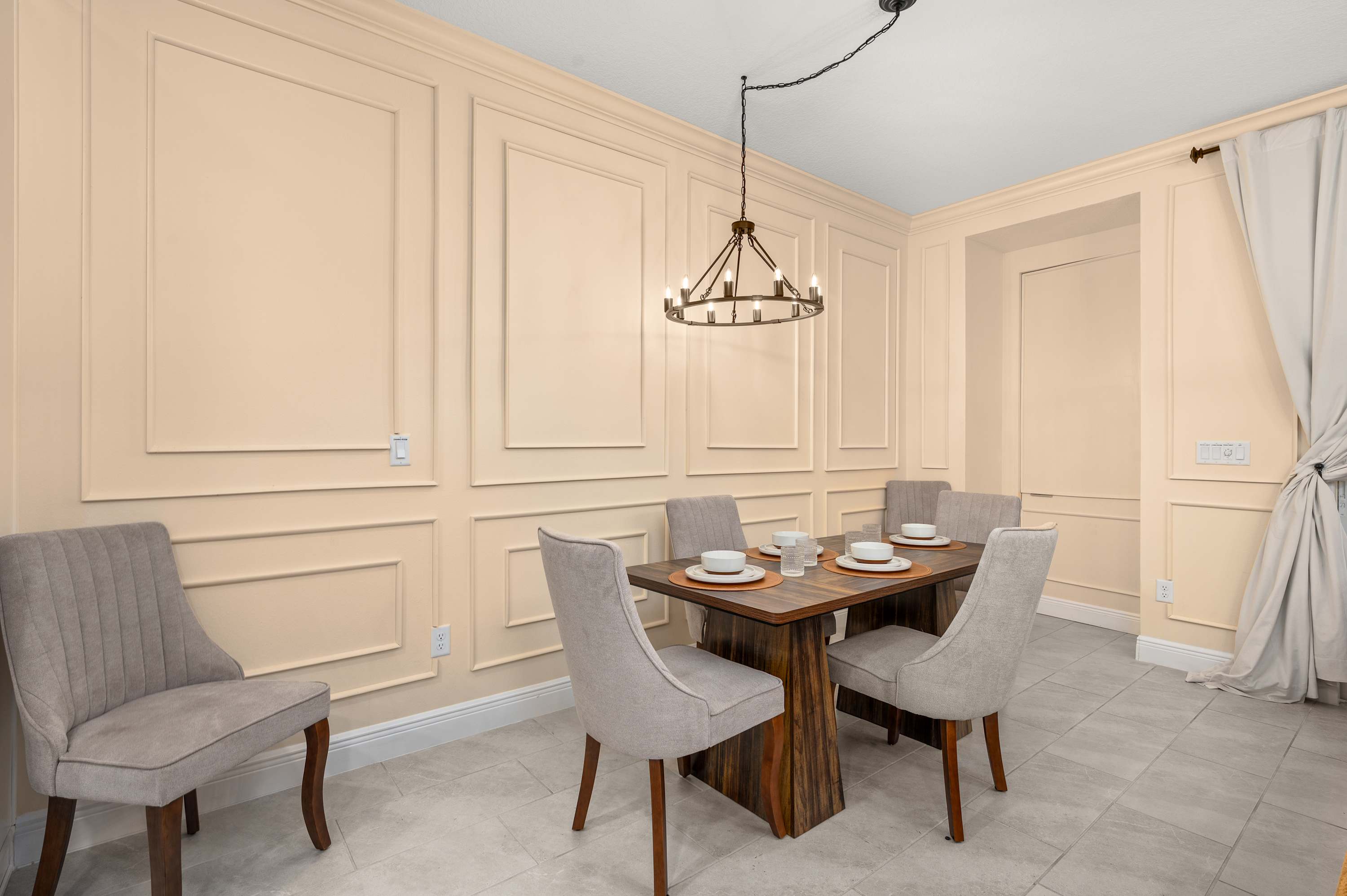 Family getaway w/ private pool & game room