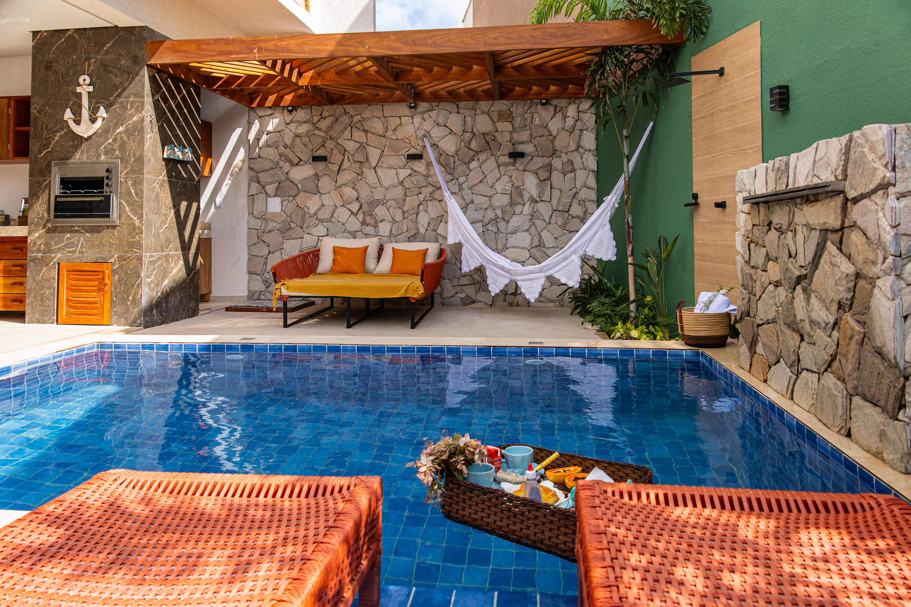 Unforgettable Sunsets 4BR Retreat with Pool in Prea