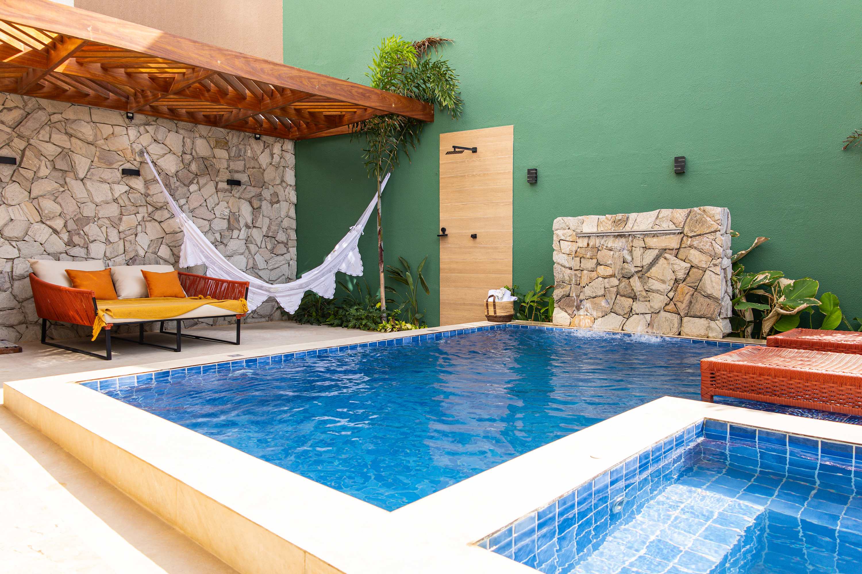 Unforgettable Sunsets 4BR Retreat with Pool in Prea