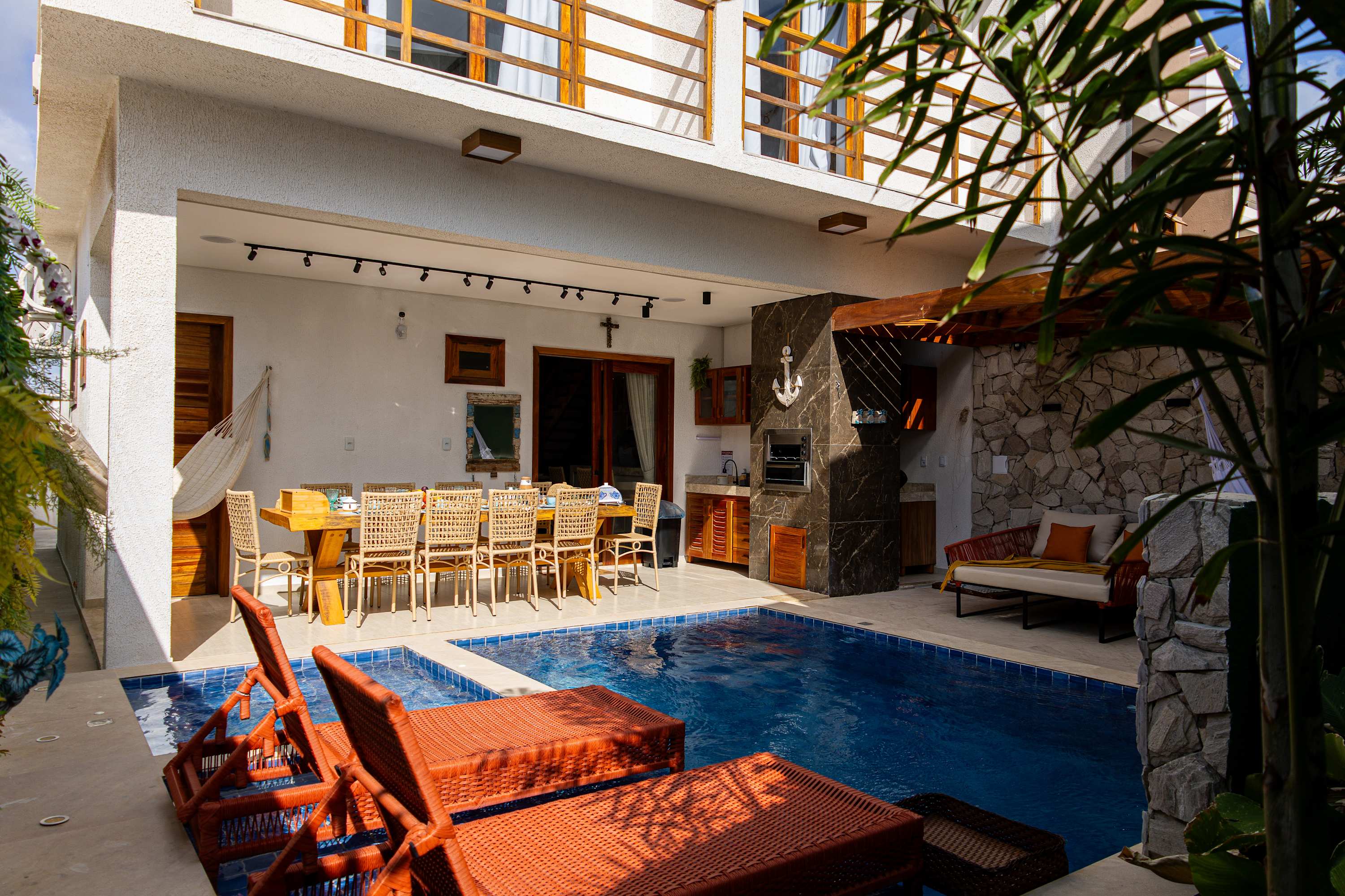 Unforgettable Sunsets 4BR Retreat with Pool in Prea