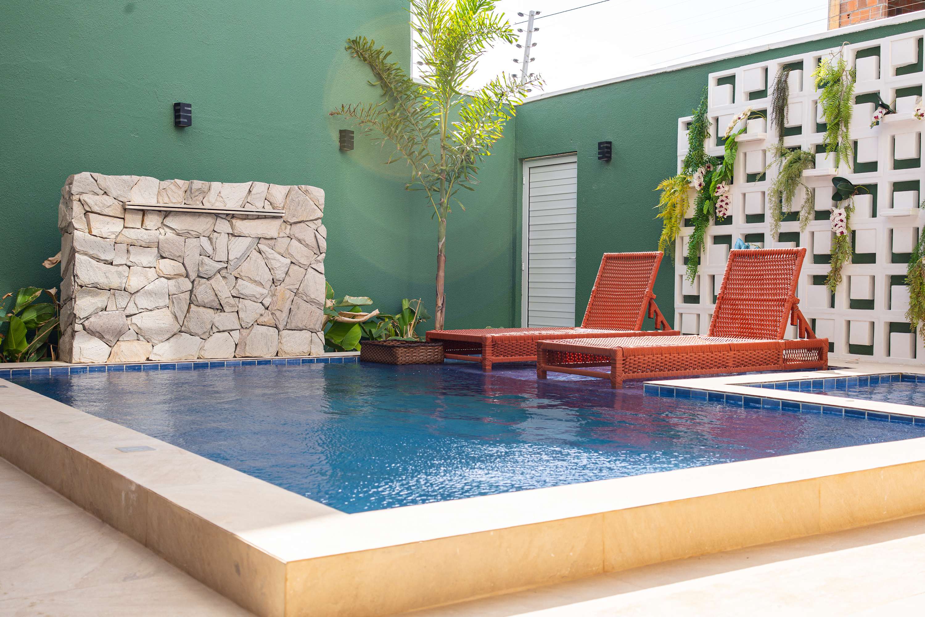 Unforgettable Sunsets 4BR Retreat with Pool in Prea