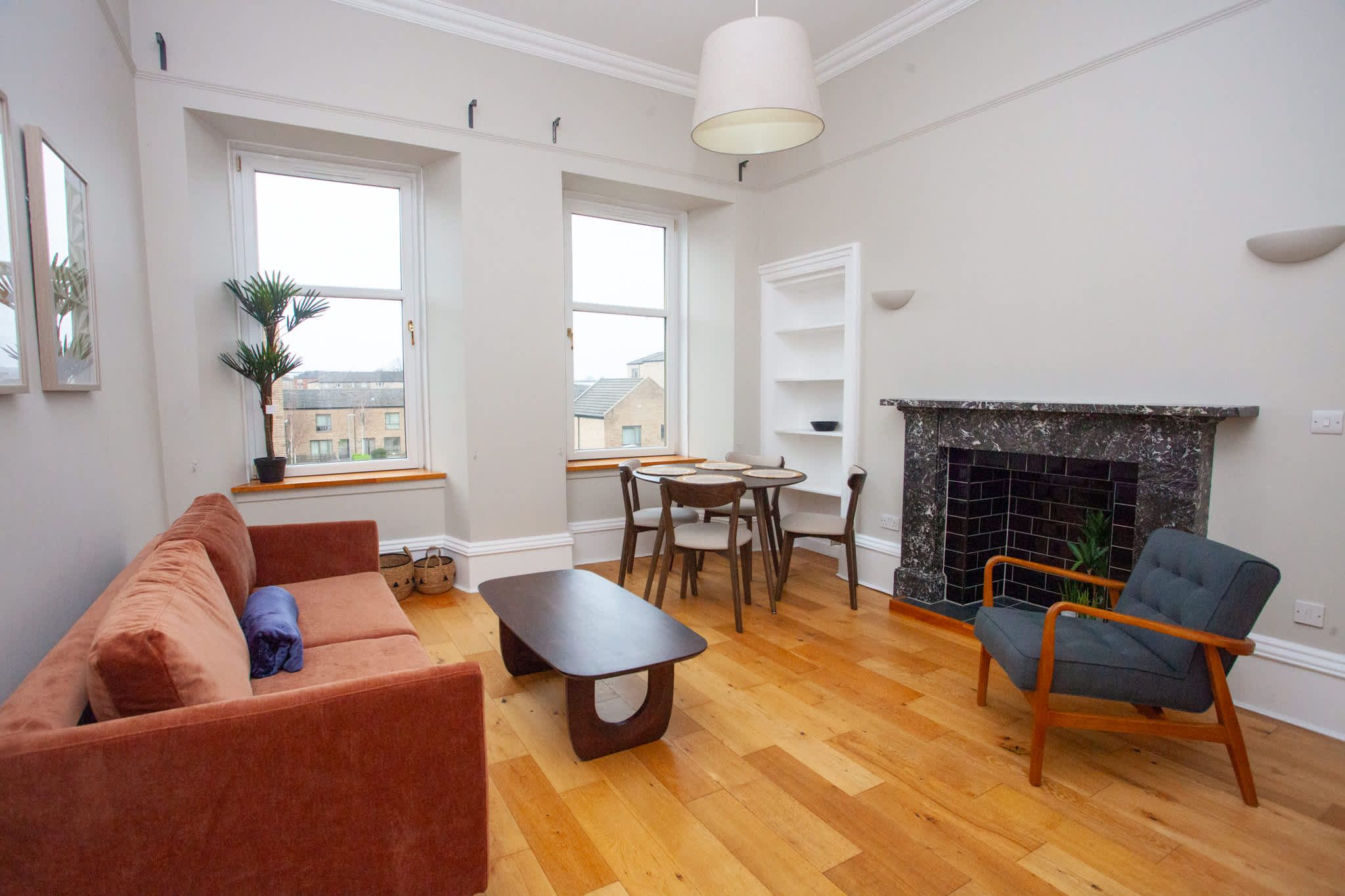 Stylish Southside 3 Bedroom Flat with Free Parking in 2/3 4 Clutha Street G51 1BL - Property image 4 - VivreStays