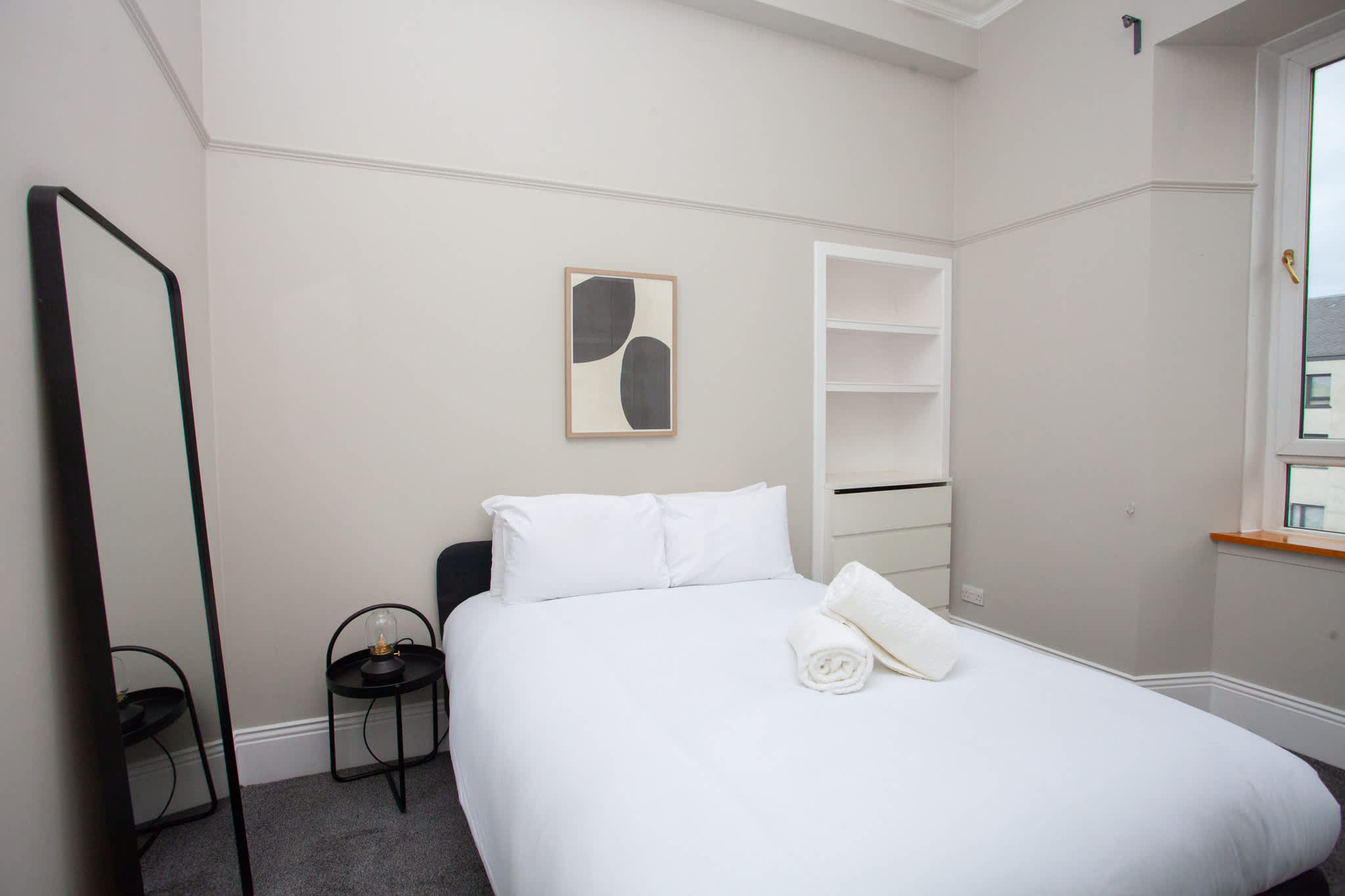 Stylish Southside 3 Bedroom Flat with Free Parking in 2/3 4 Clutha Street G51 1BL - Property image 7 - VivreStays
