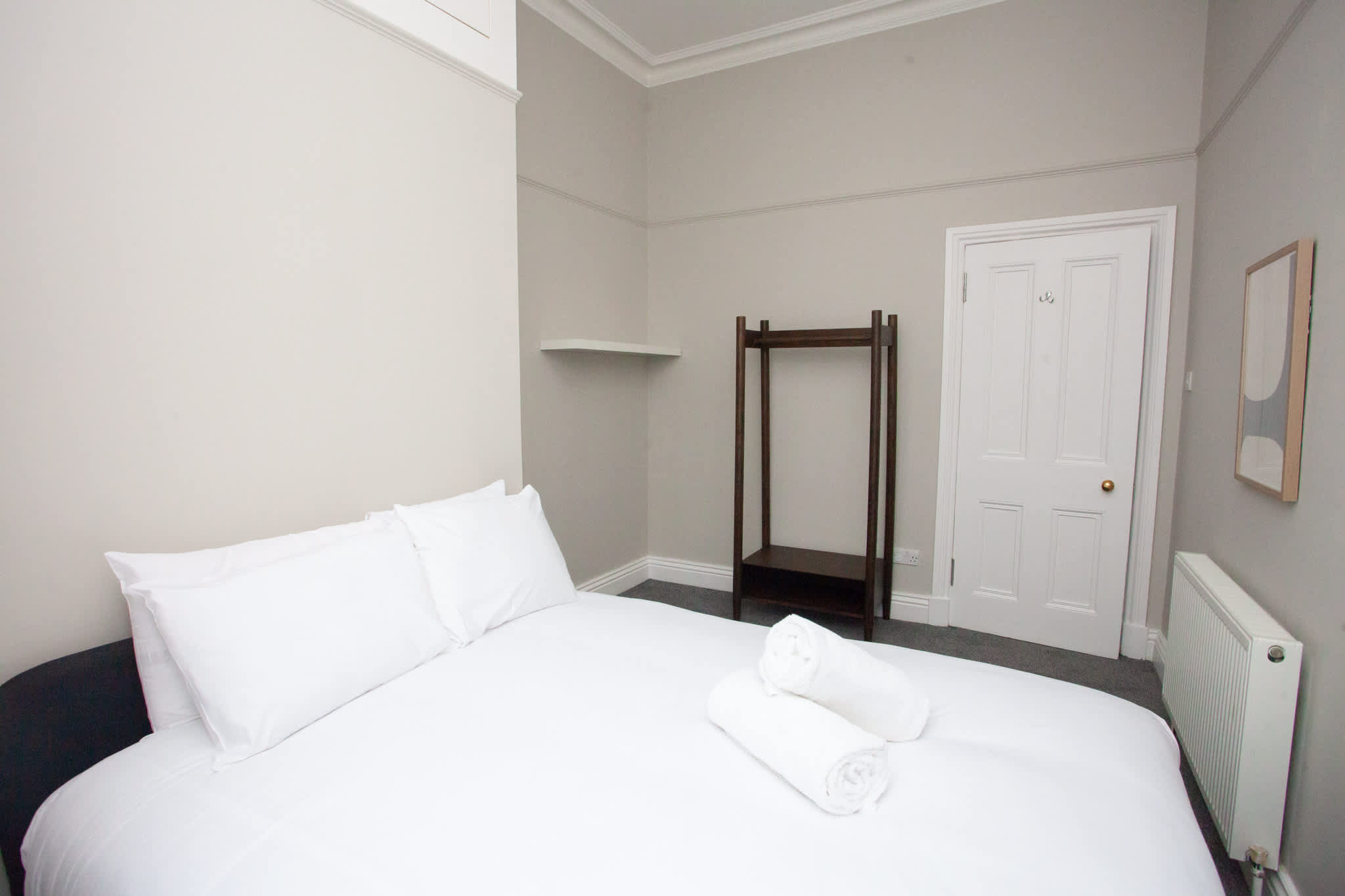 Stylish Southside 3 Bedroom Flat with Free Parking in 2/3 4 Clutha Street G51 1BL - Property image 12 - VivreStays