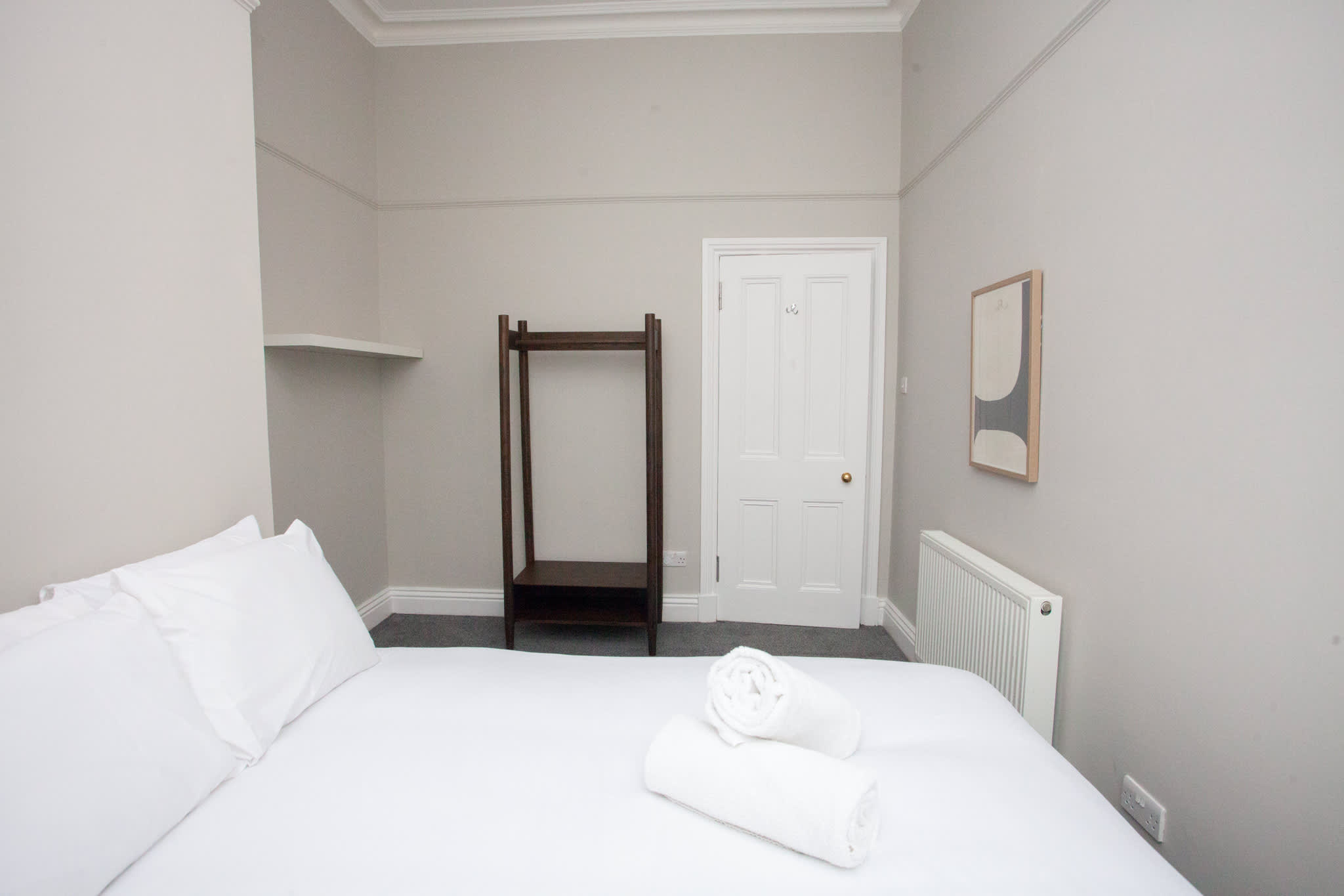 Stylish Southside 3 Bedroom Flat with Free Parking in 2/3 4 Clutha Street G51 1BL - Property image 13 - VivreStays