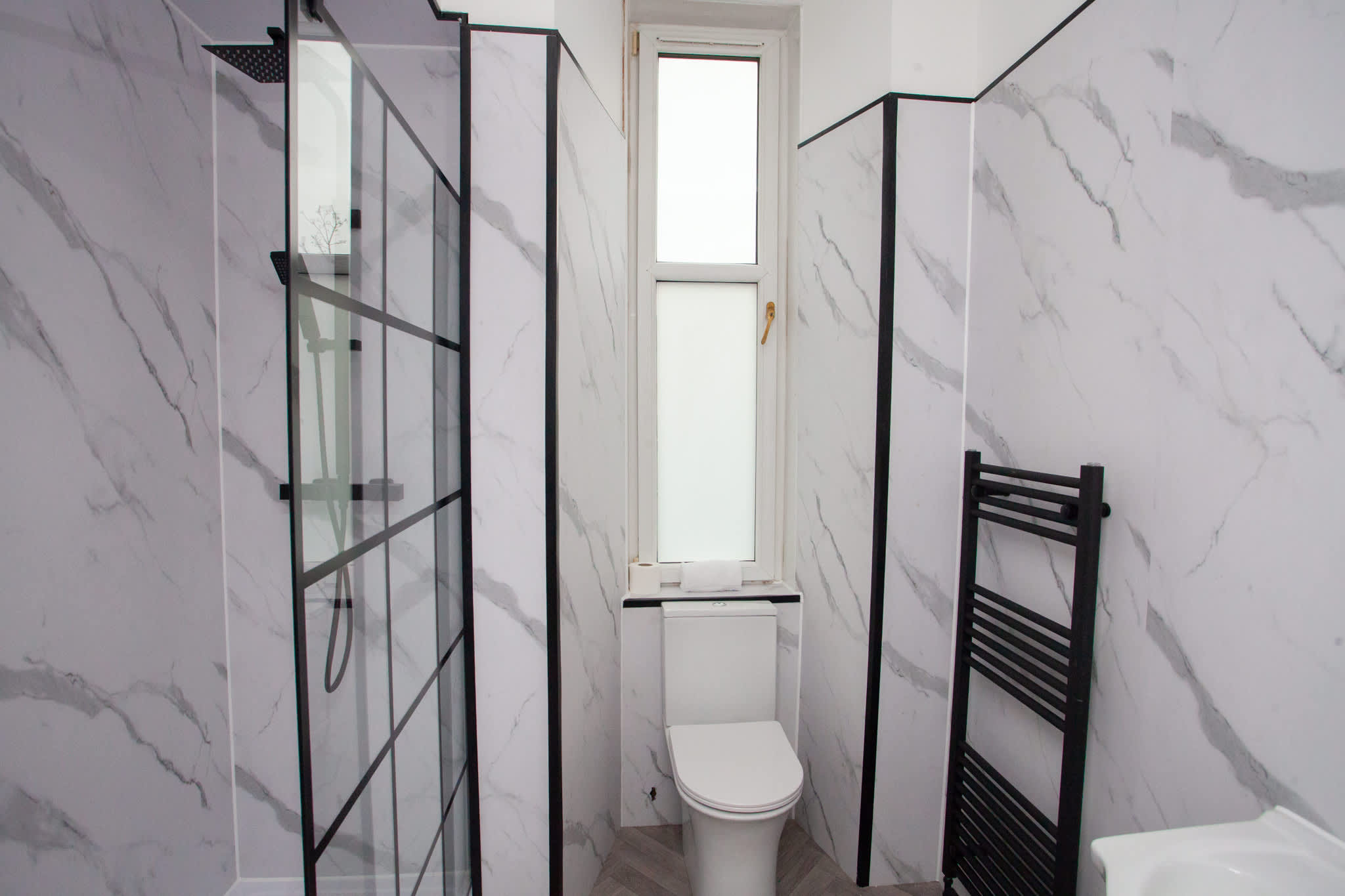 Stylish Southside 3 Bedroom Flat with Free Parking in 2/3 4 Clutha Street G51 1BL - Property image 16 - VivreStays