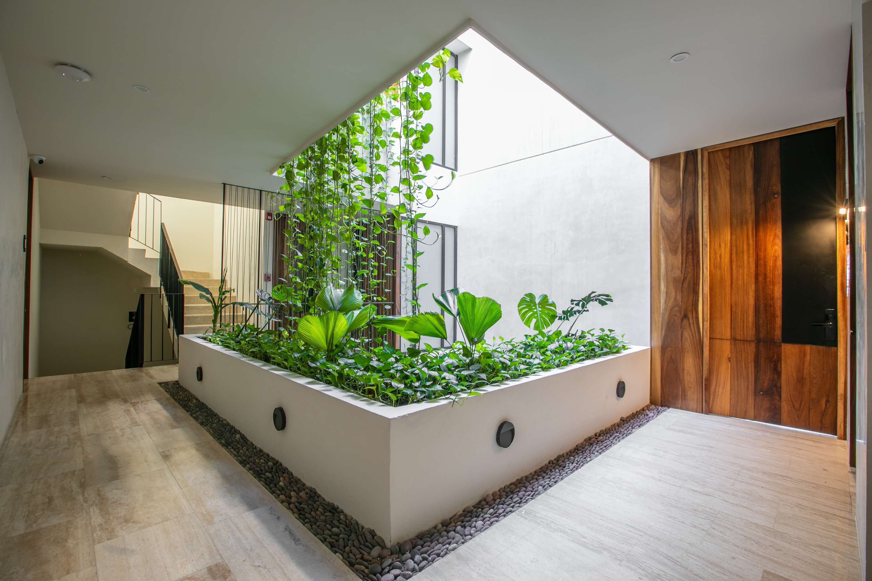 Nomada Retreat | Luxury Condo w/ Rooftop Pool