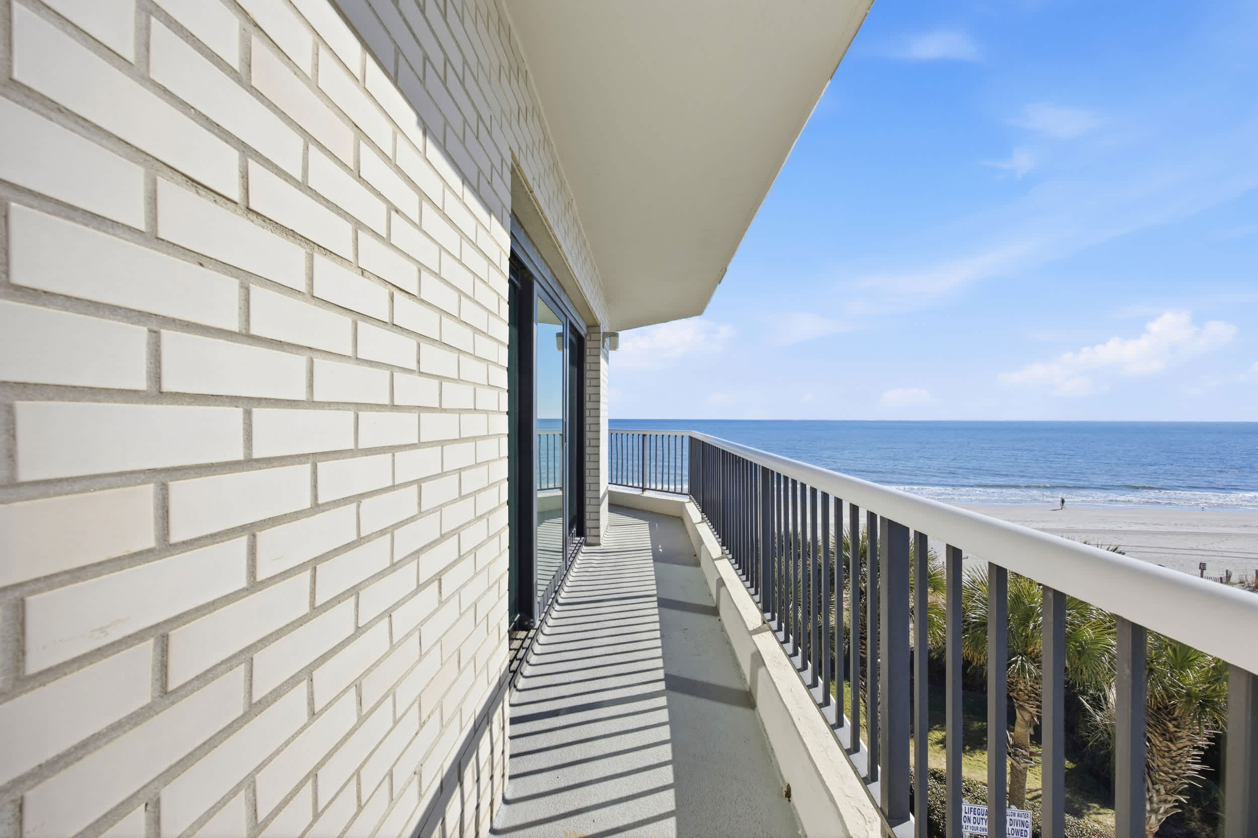 Serenity Suite Oceanfront w Reclining Sofa
