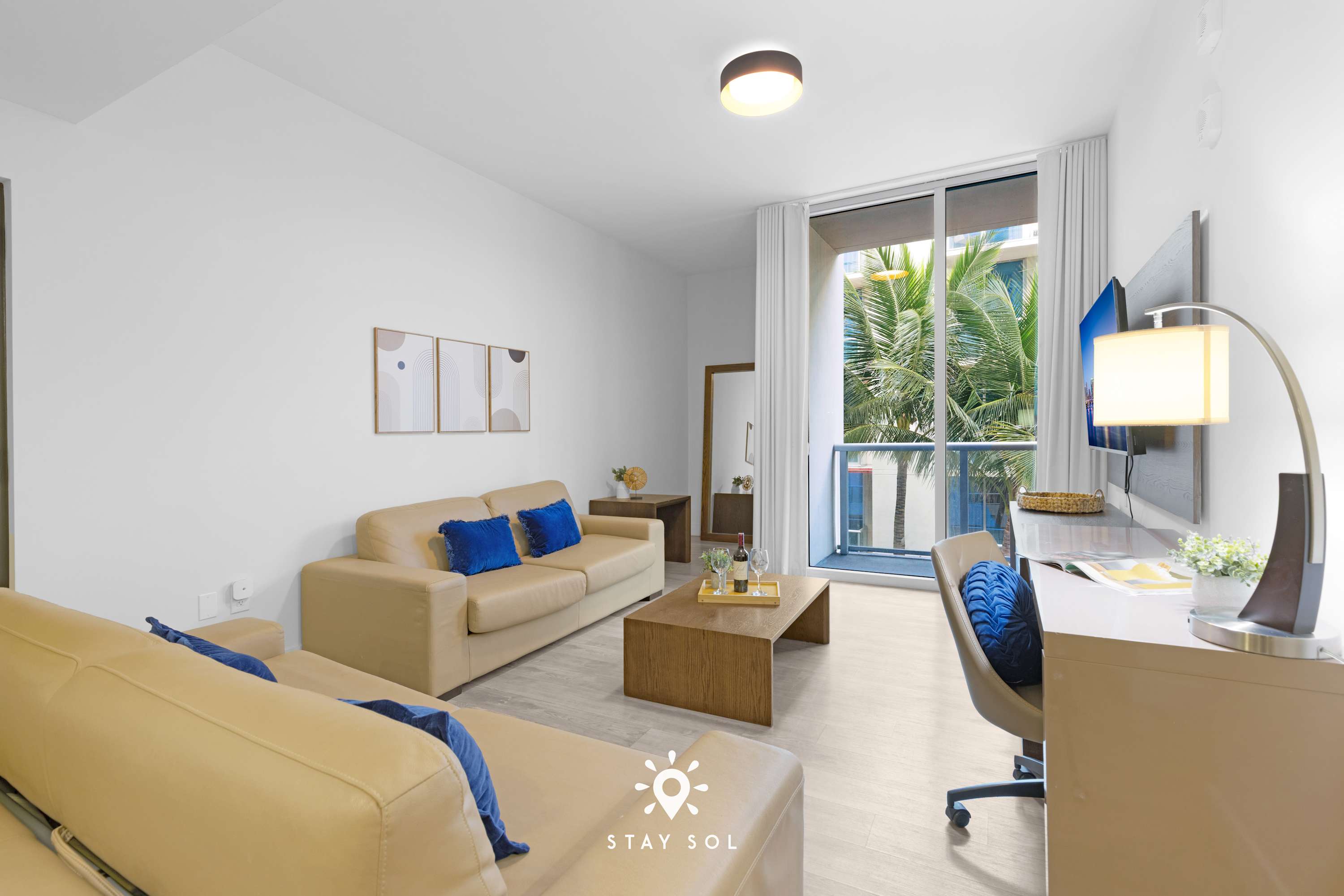Apartment with Amazing Pool-Hollywood Beach Haven