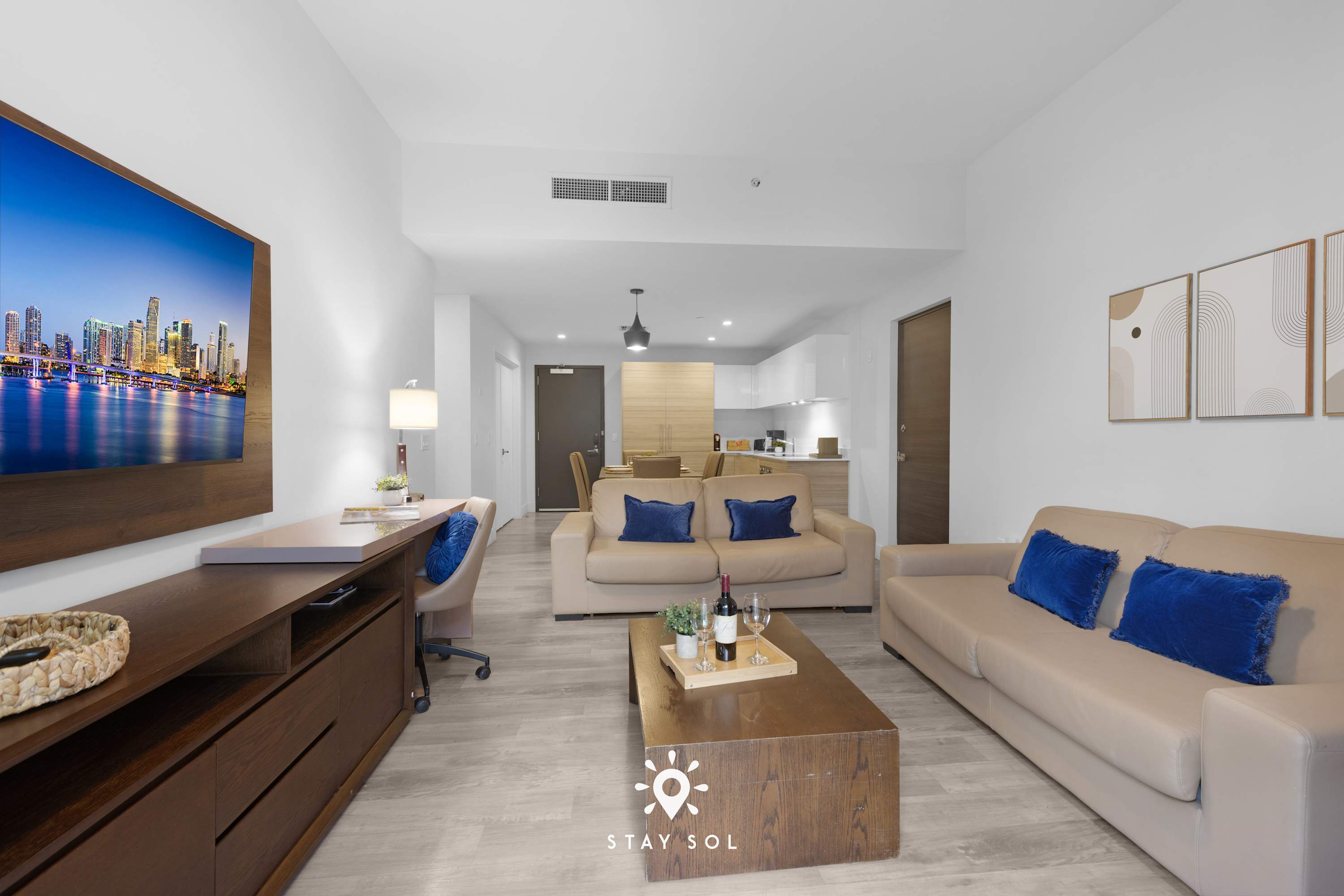 The Best Stay| Hot Tub & Pool|Hollywood Beach+ Gym