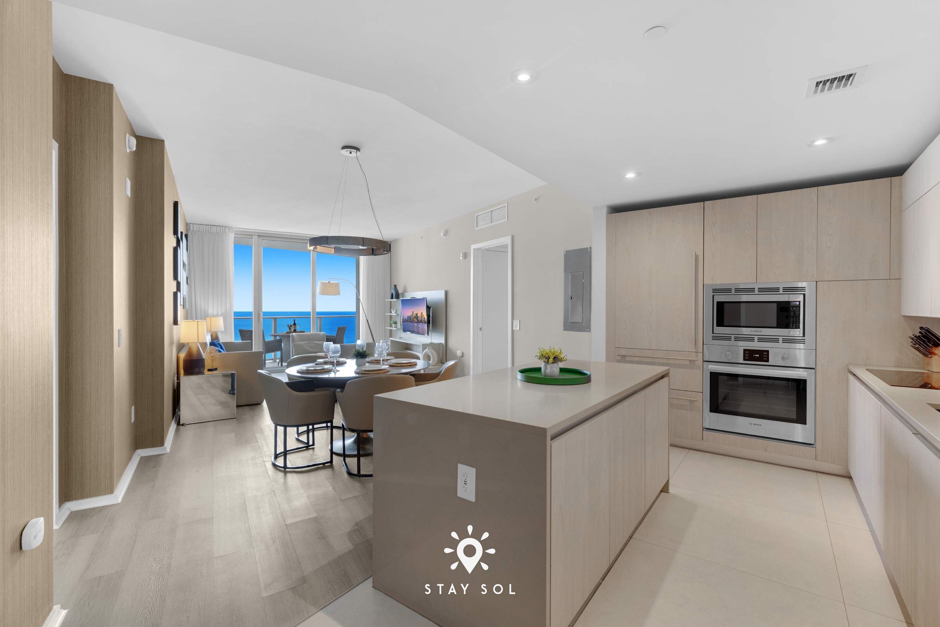 Apt with Balcony - Ocean Views & Resort Pool