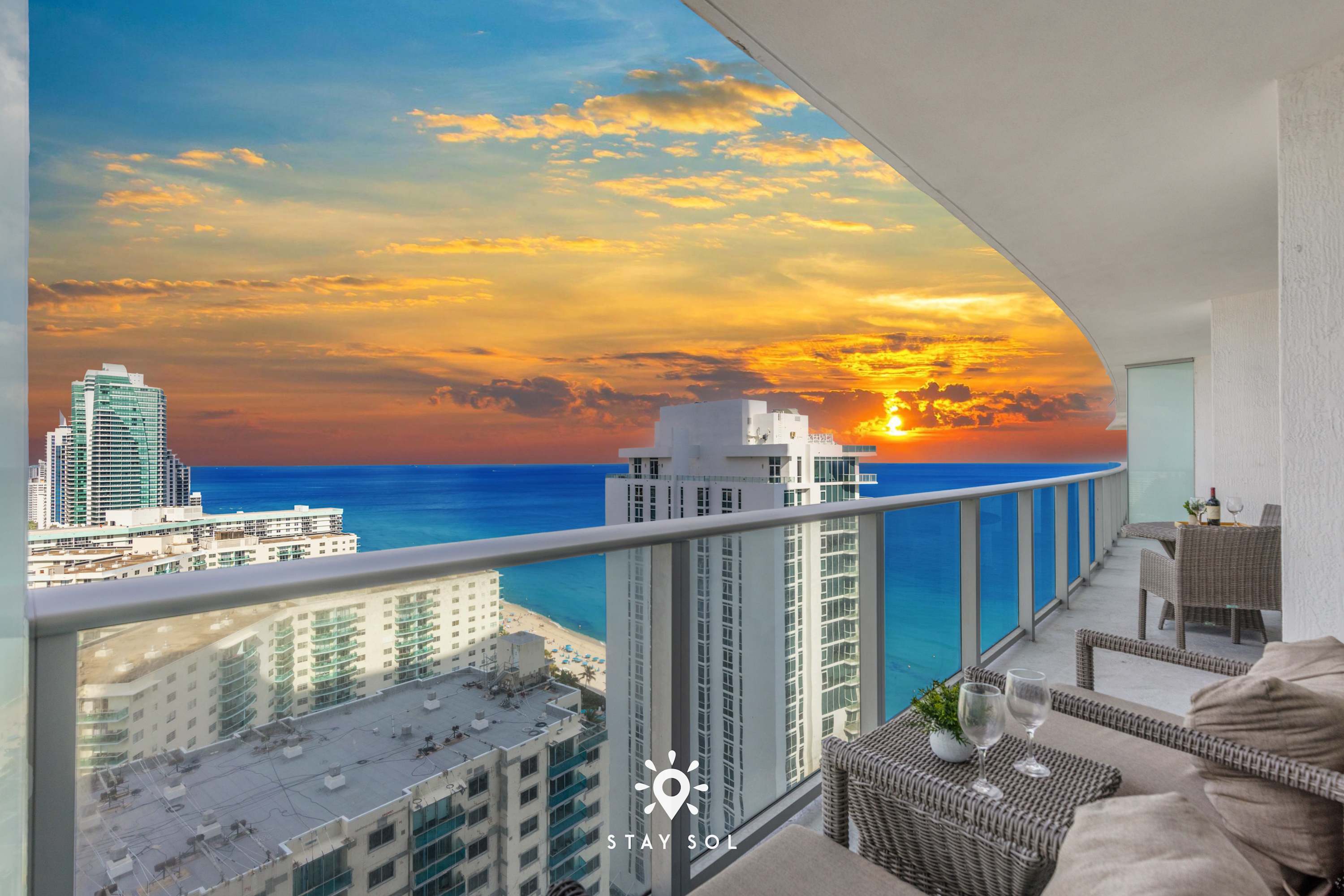 Apt with Balcony - Ocean Views & Resort Pool