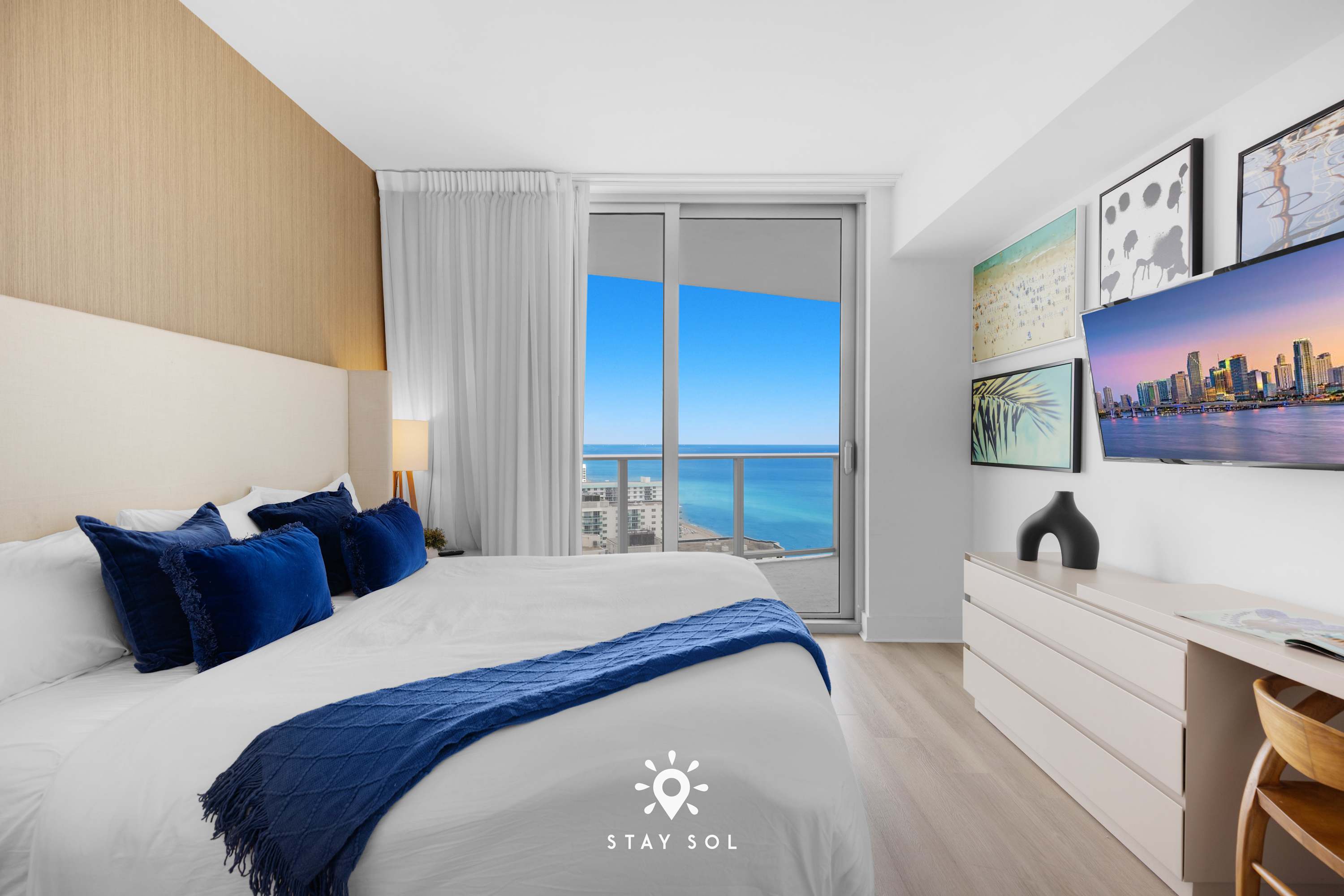 Luxury Apt with Balcony - Ocean Views & Pool