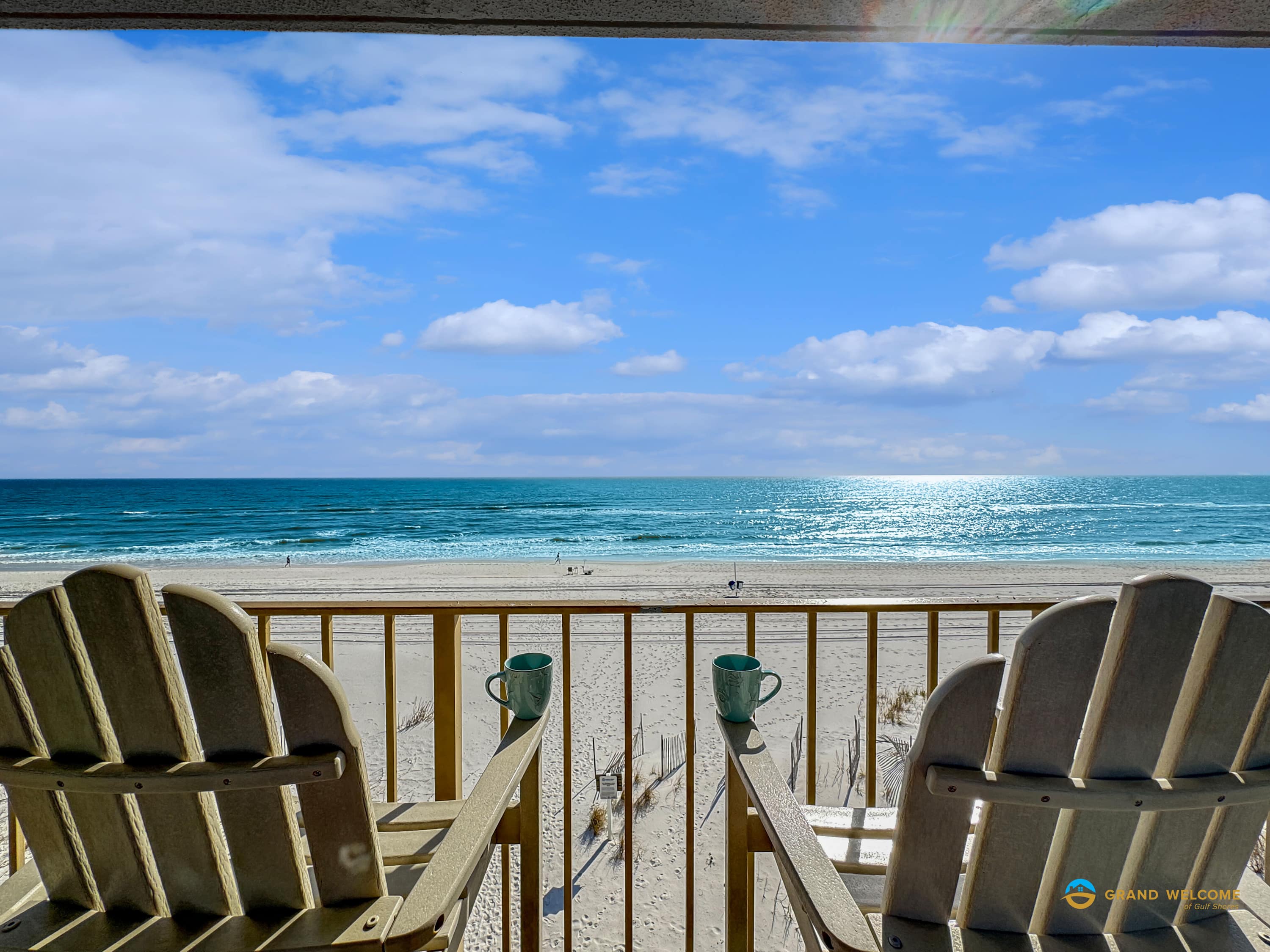 Featured Property Beachfront Corner Condo with Pool Access & FREE ACTIVITIES