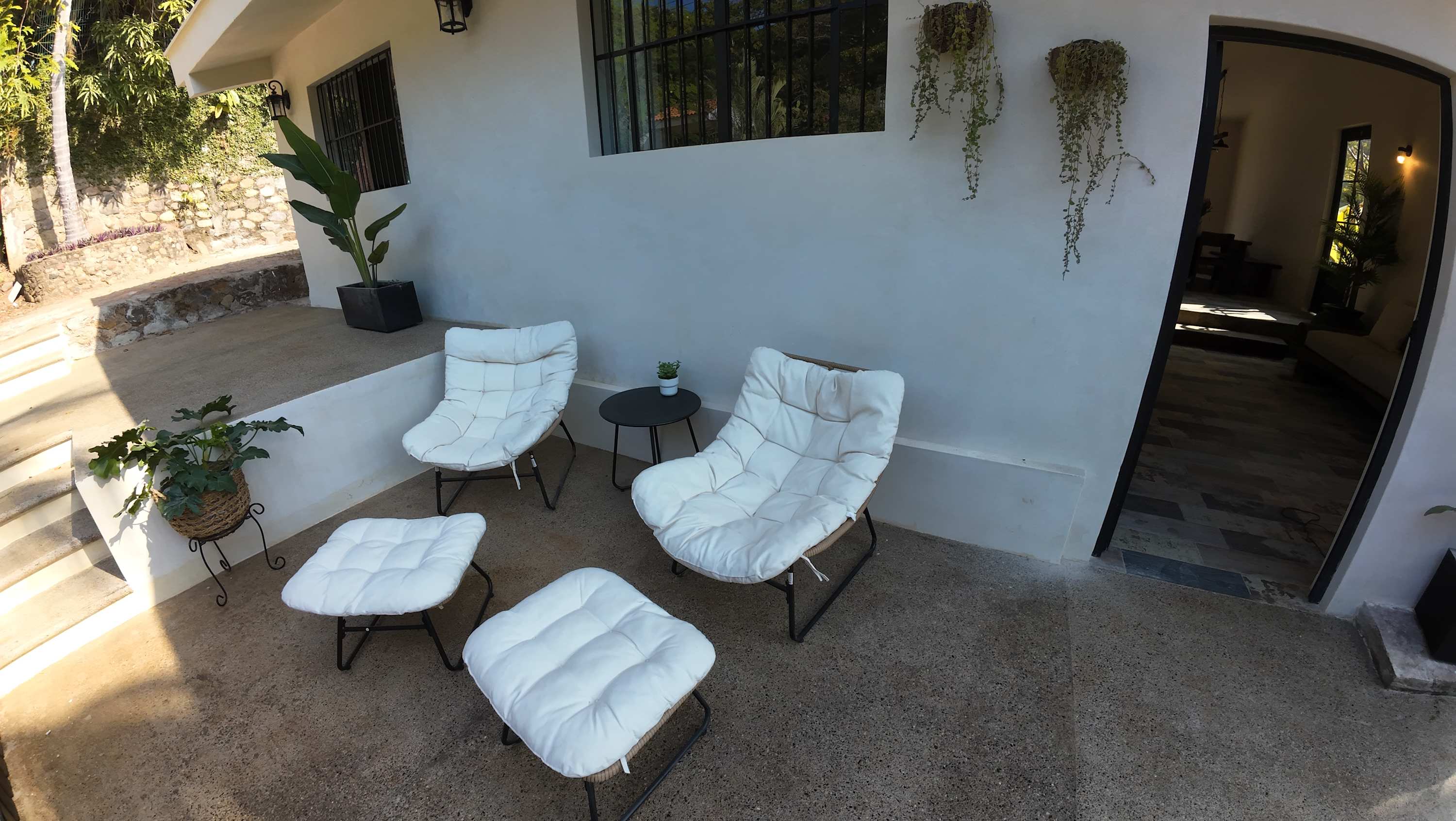 Casa Bonita w/ Private Pool 80m from the Beach