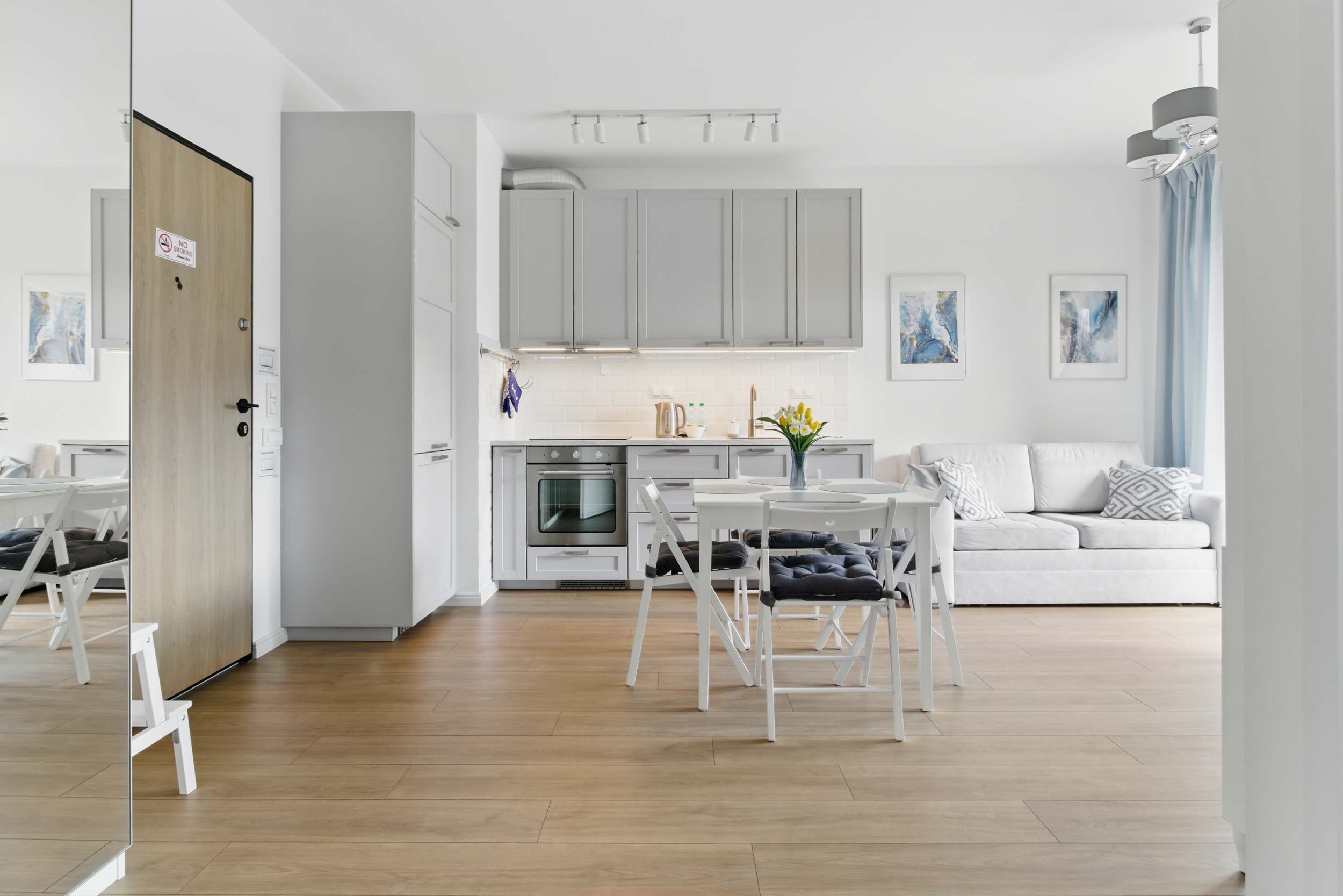 Lumina stylish apartment near the railway station