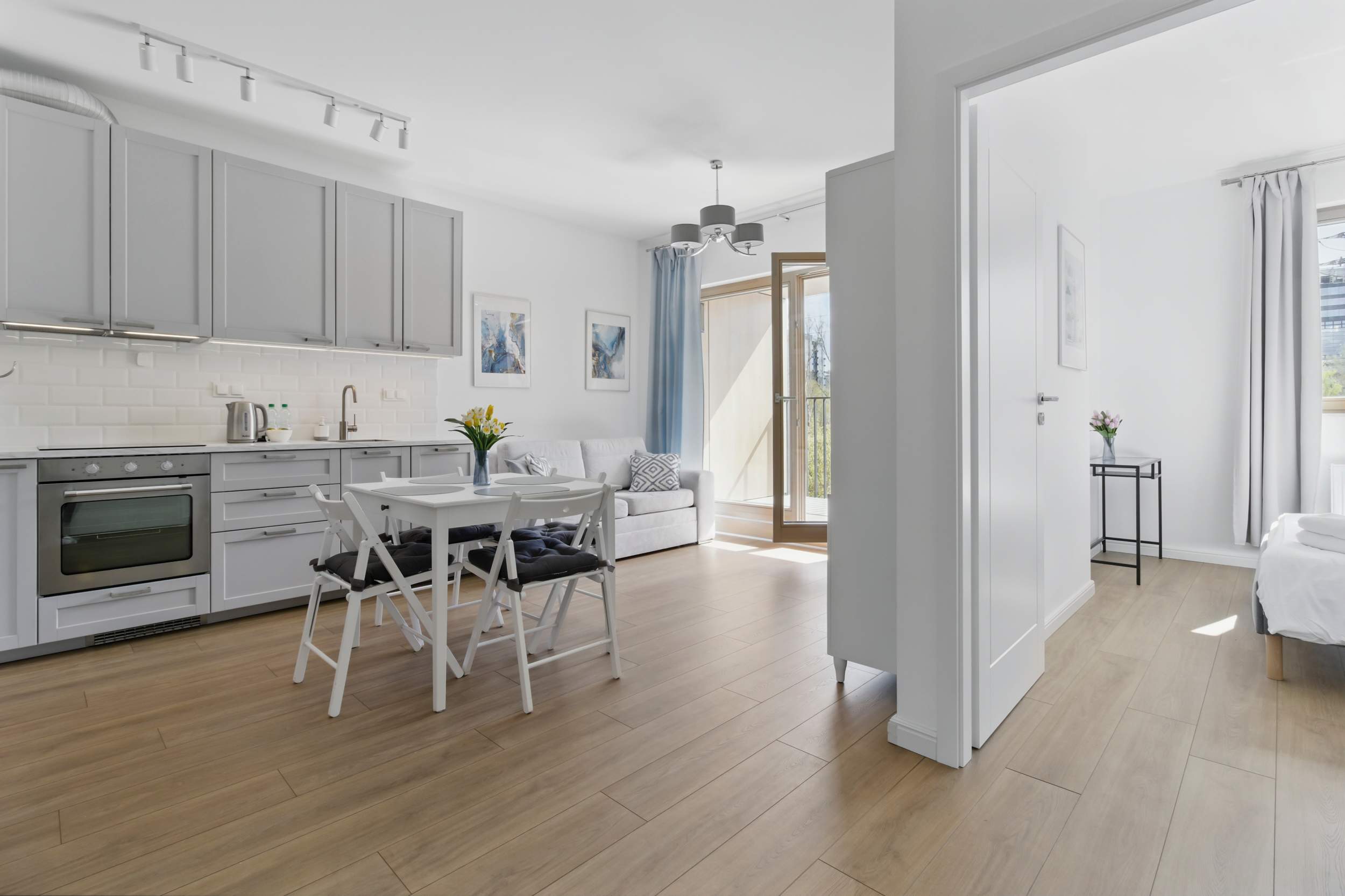 Lumina stylish apartment near the railway station