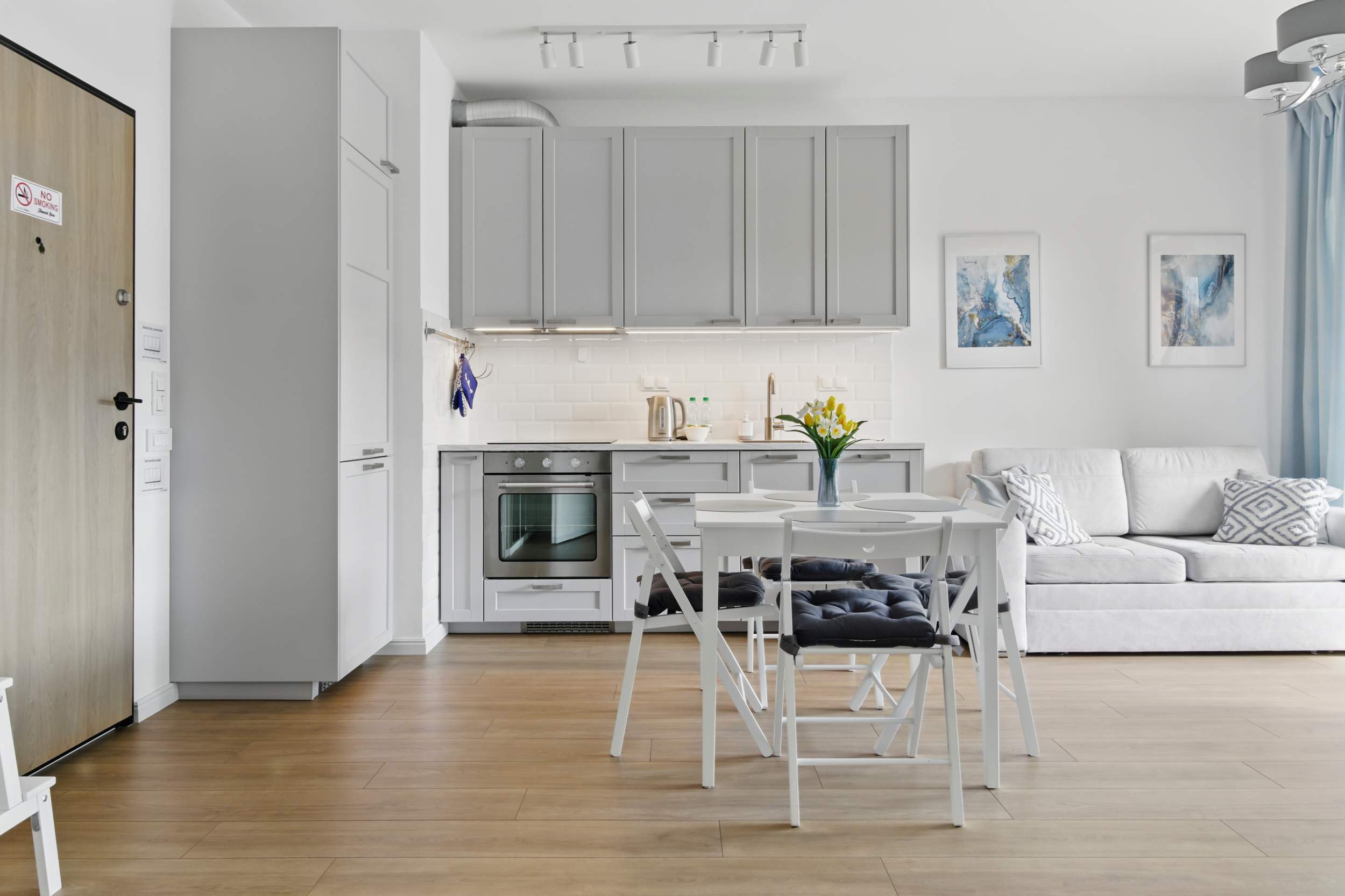 Lumina stylish apartment near the railway station