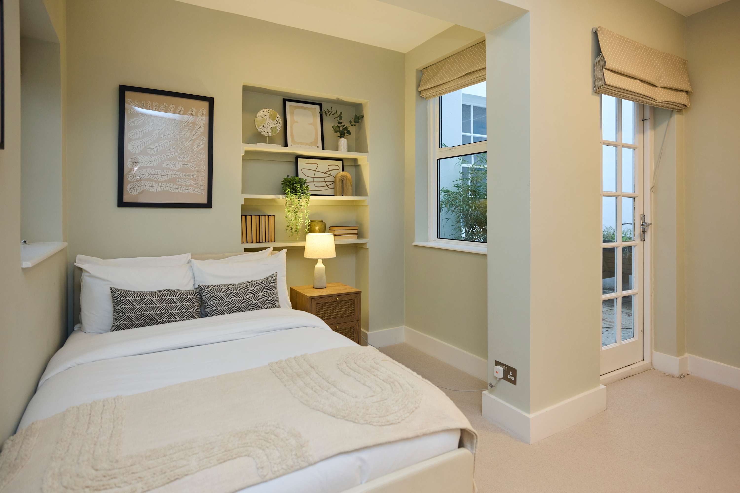 Three-Bedroom Hyde Park Apartment in Flat 15, Strathearn Place W2 2NQ - Property image 19 - VivreStays