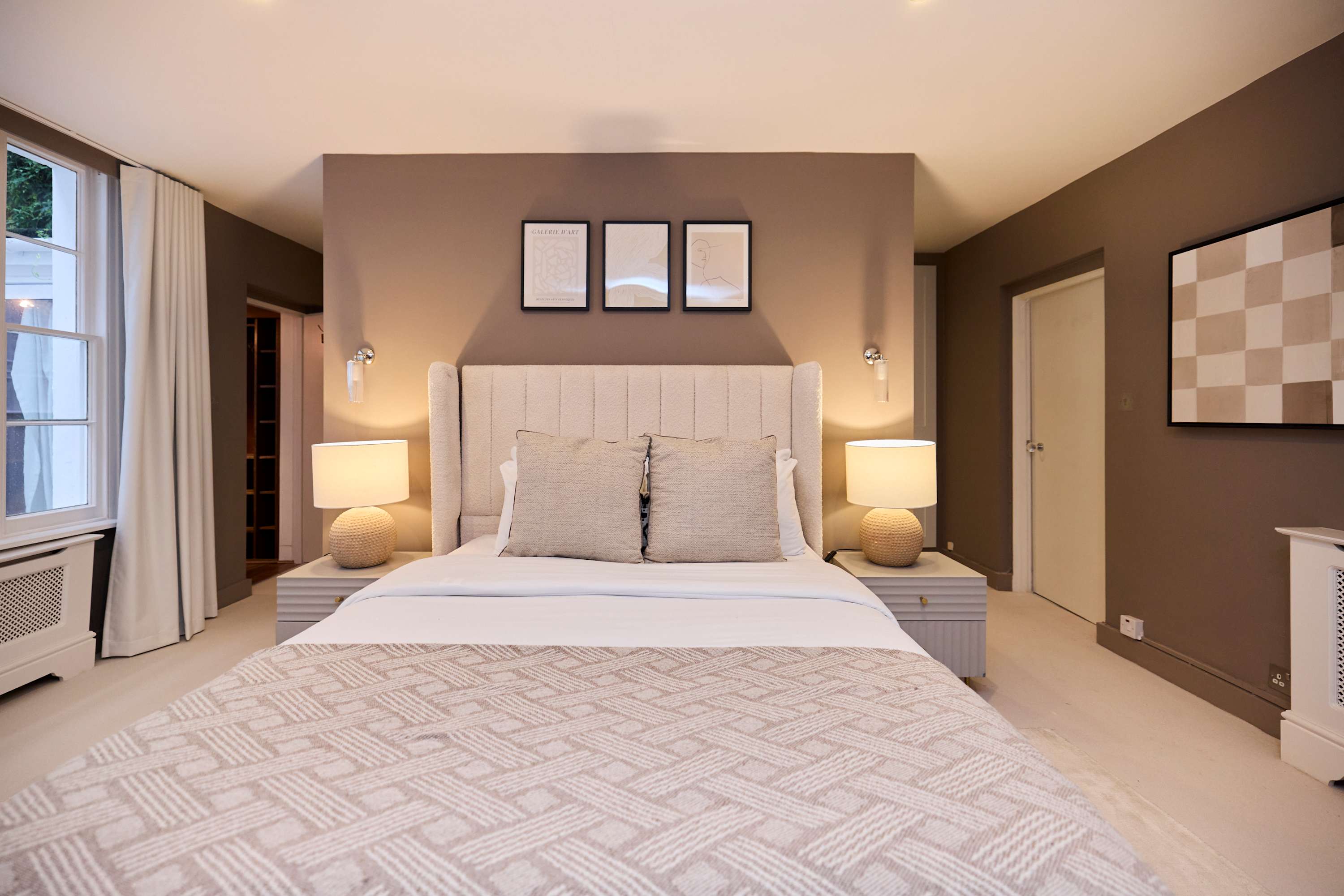 Three-Bedroom Hyde Park Apartment in Flat 15, Strathearn Place W2 2NQ - Property image 10 - VivreStays