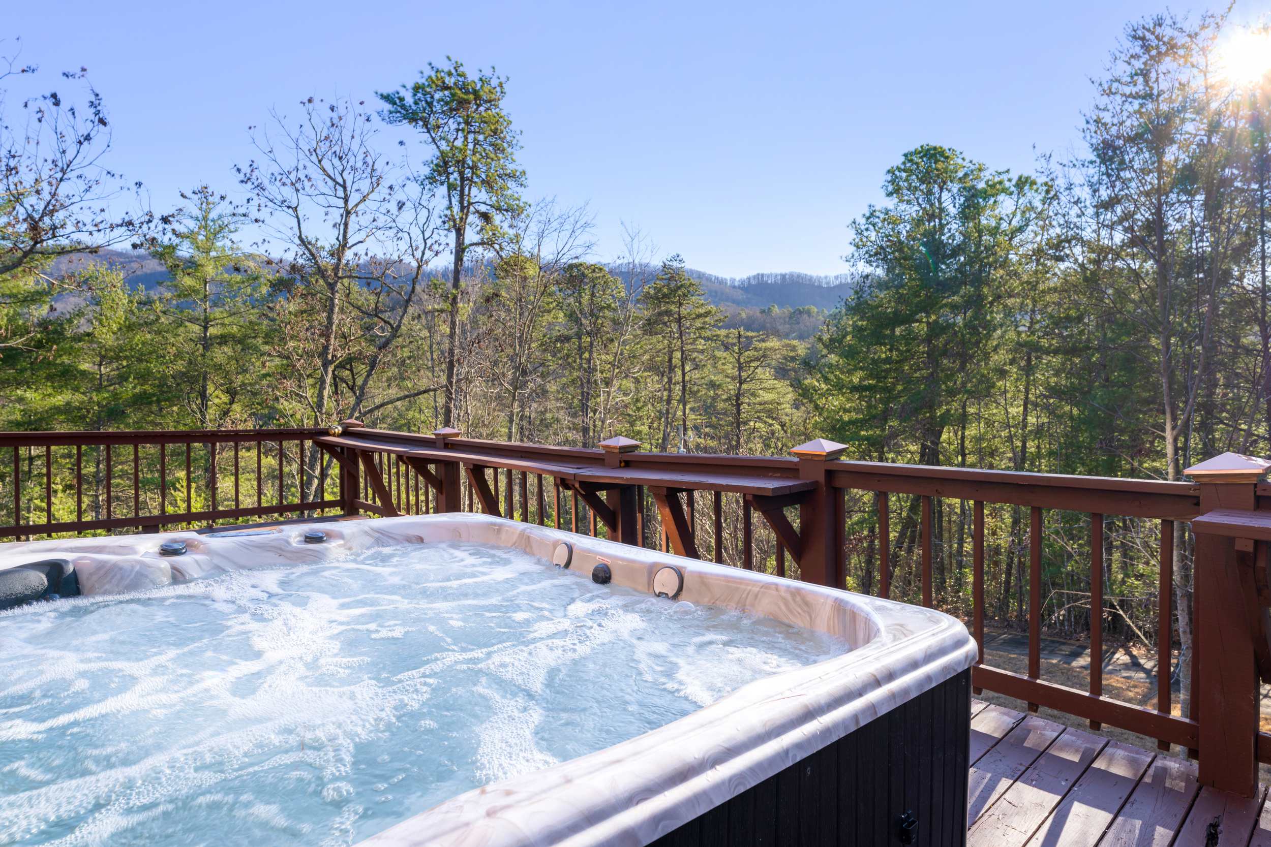 Heavenly Hideaway - 3BR Sleeps 10 with Hot Tub!