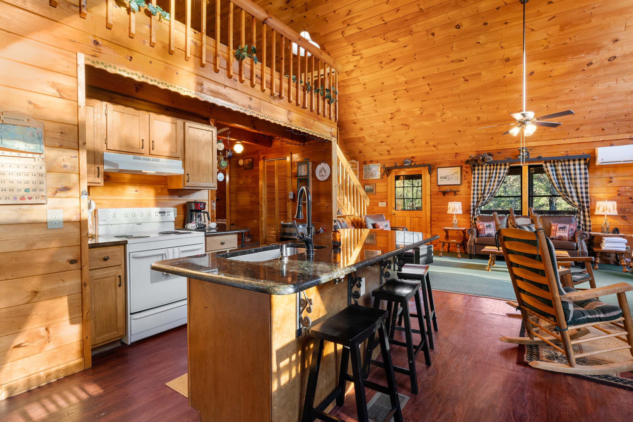 Heavenly Hideaway - 3BR Sleeps 10 with Hot Tub! 7