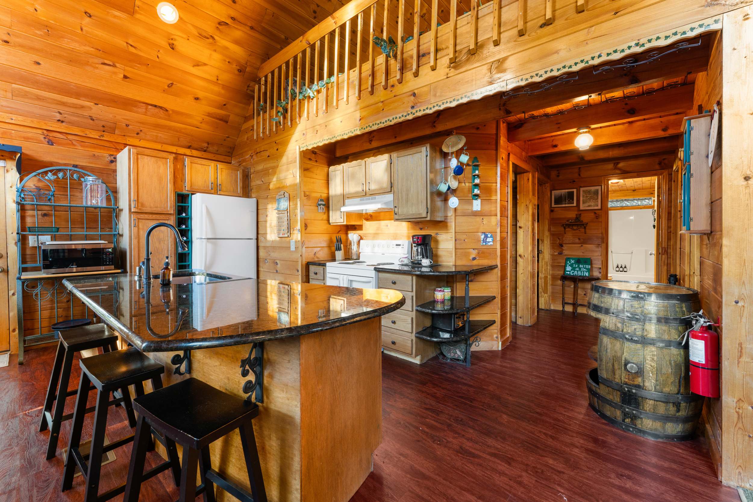 Heavenly Hideaway - 3BR Sleeps 10 with Hot Tub! 8