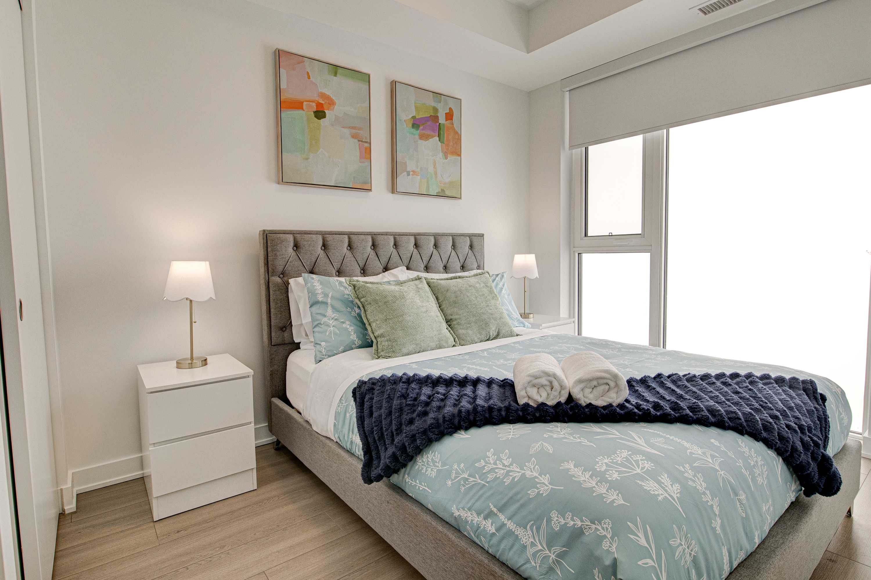 Modern High Rise Condo w City Views Balcony | Photo 2