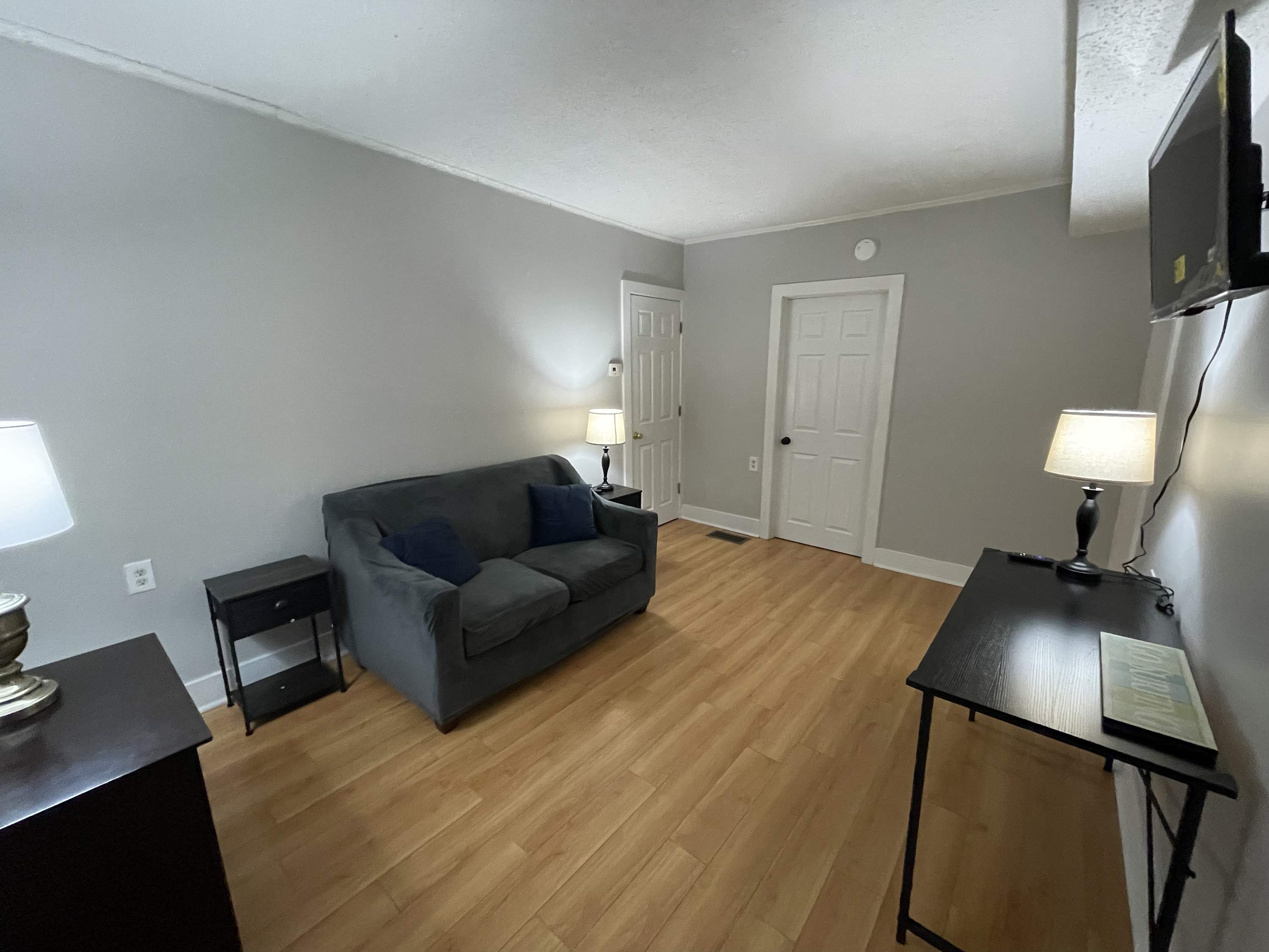 Living Room — photo 6