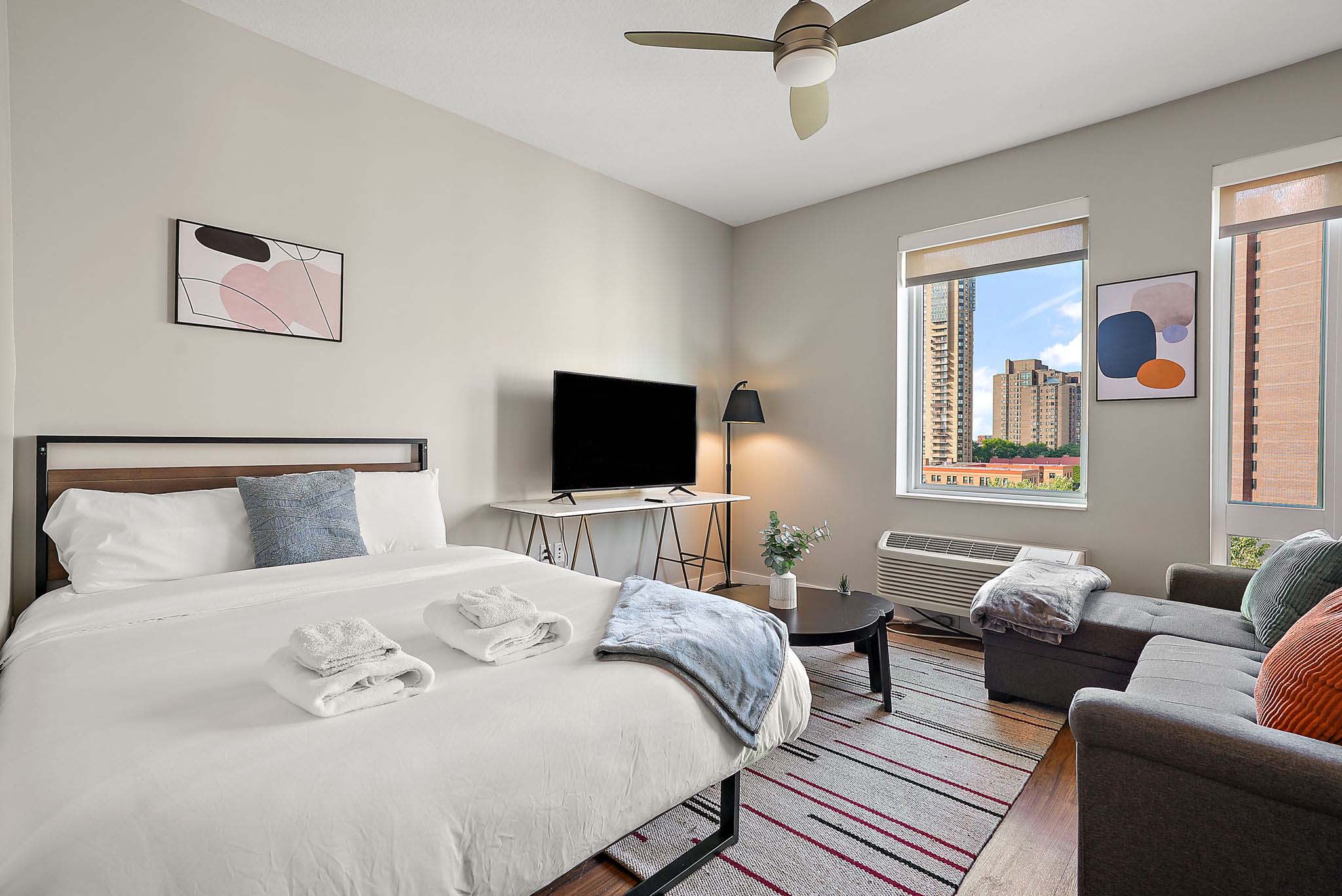 Cozysuites In Marquee Studio Queen With Pool & Gym - Minnesota