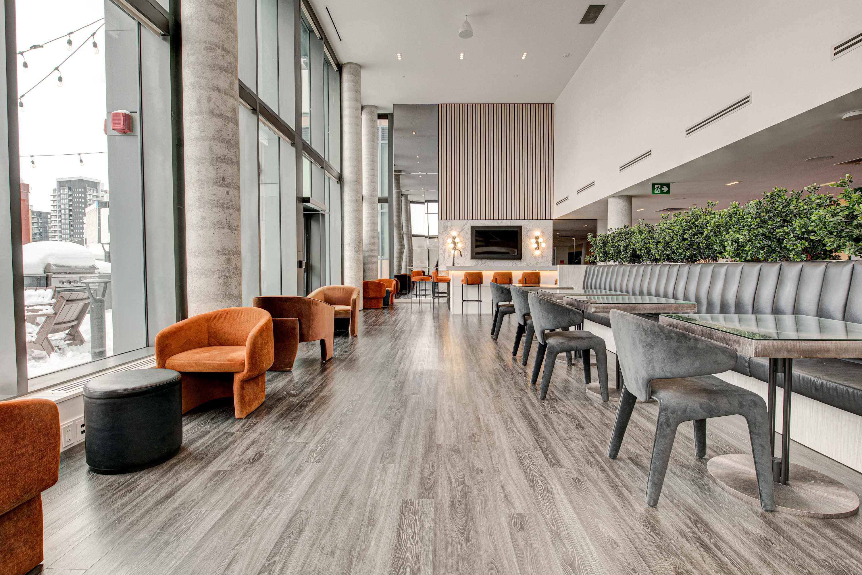 Stylish Downtown Suite with Patio City Views | Photo 25