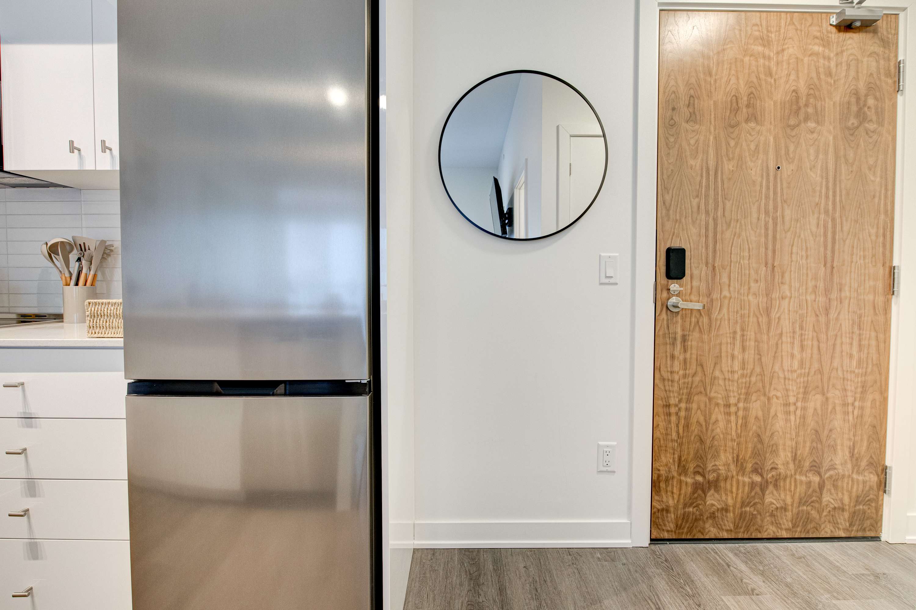 Stylish Downtown Suite with Patio City Views | Photo 13