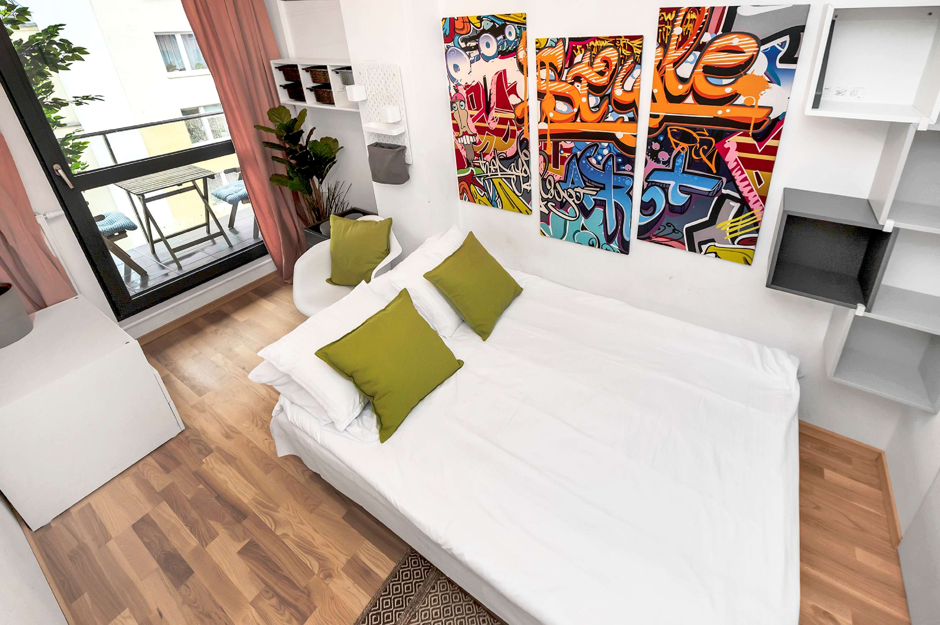 Lumina 4-room apartment in Center