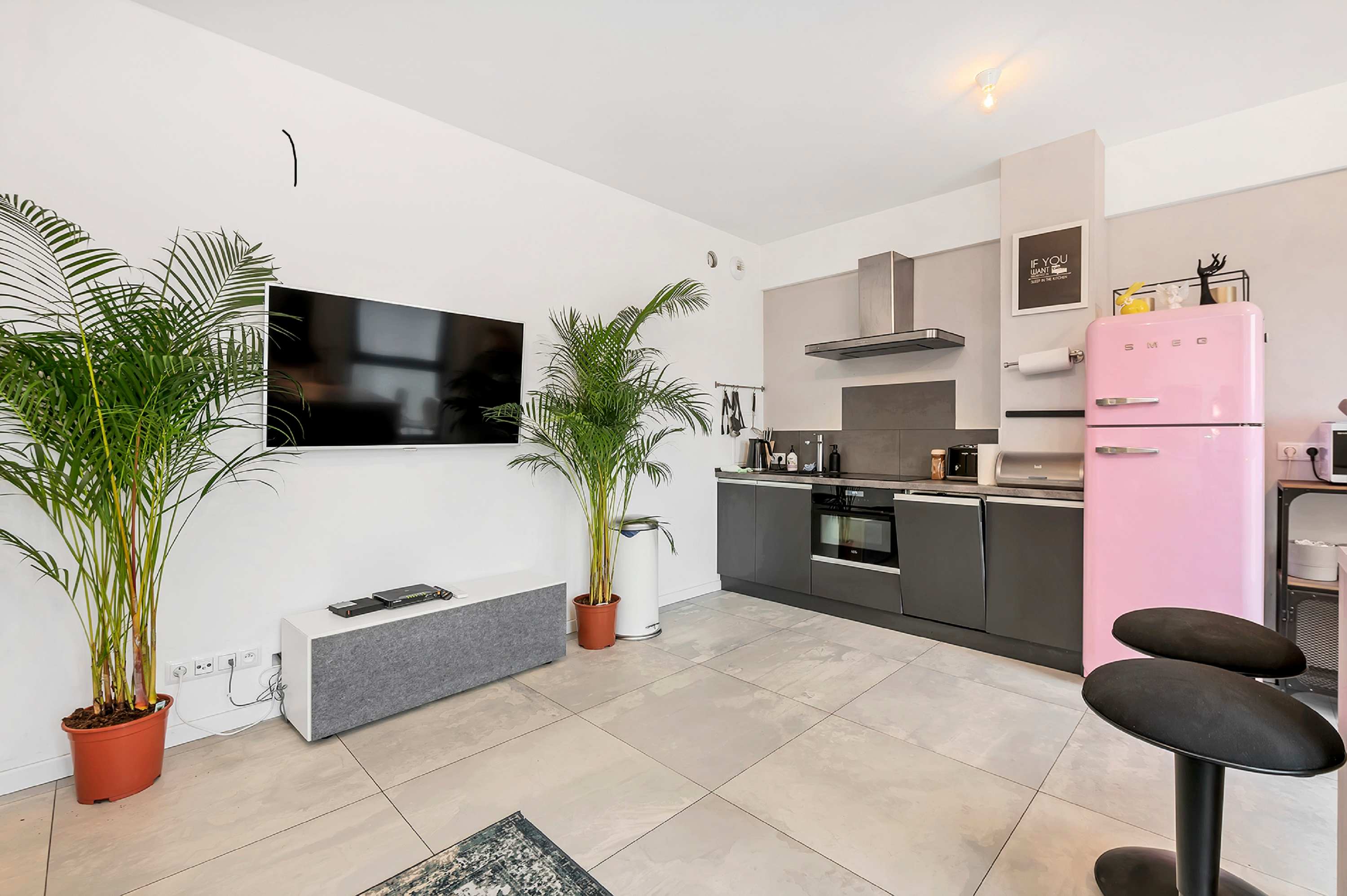Lumina 4-room apartment in Center