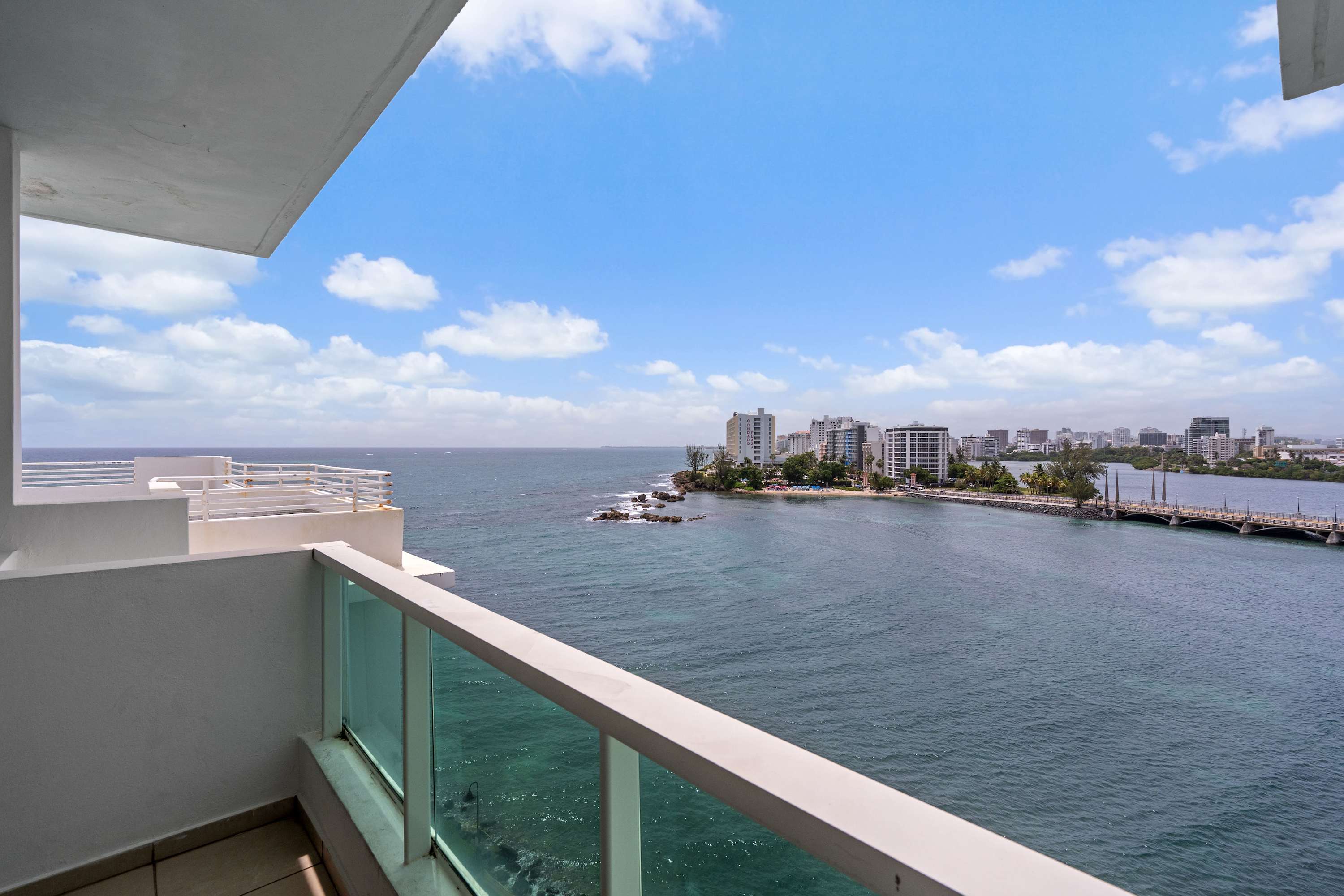 Large Groups | Oceanview apartment | Balcony