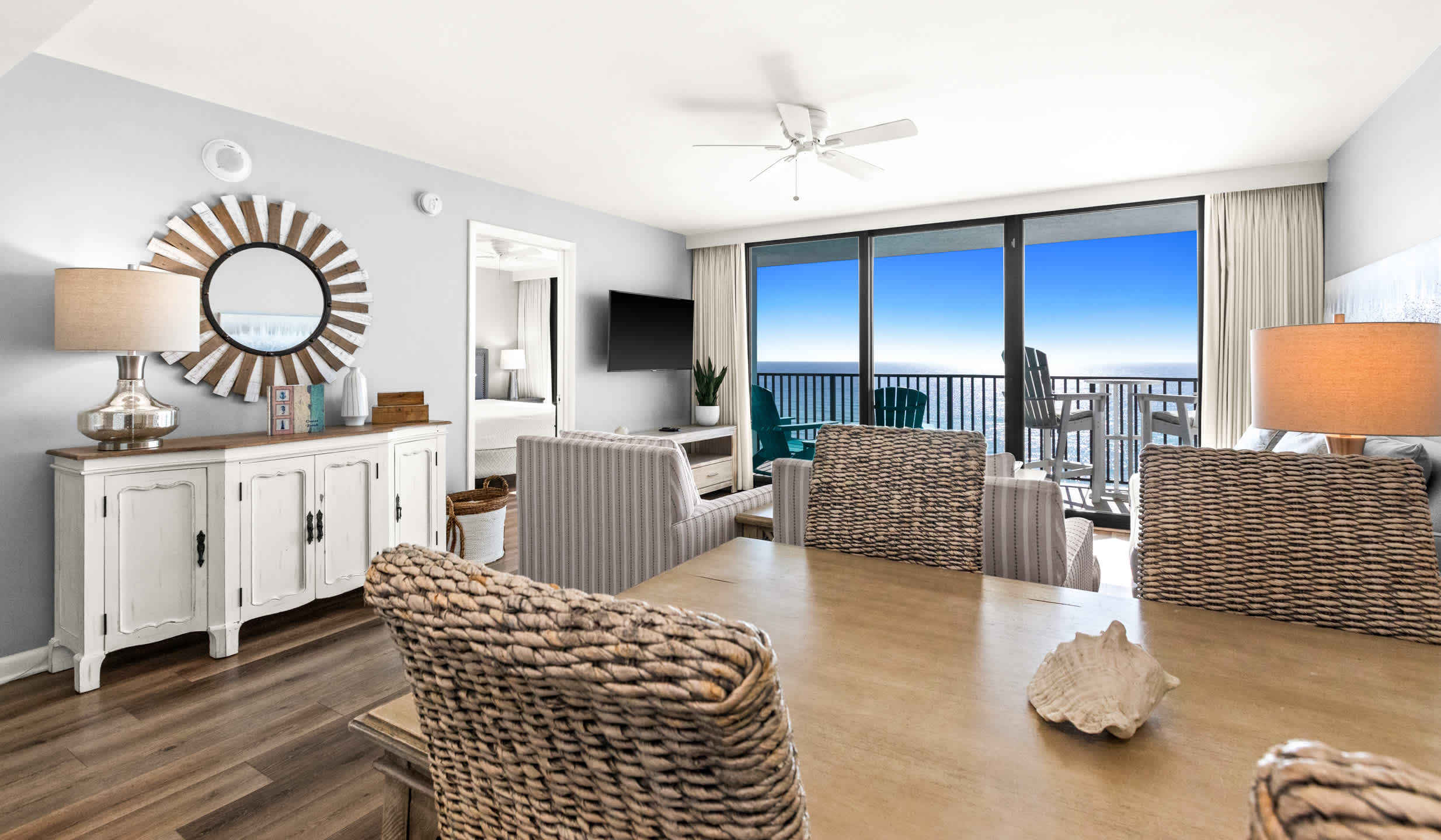 One Seagrove Place 0807 | Photo 3