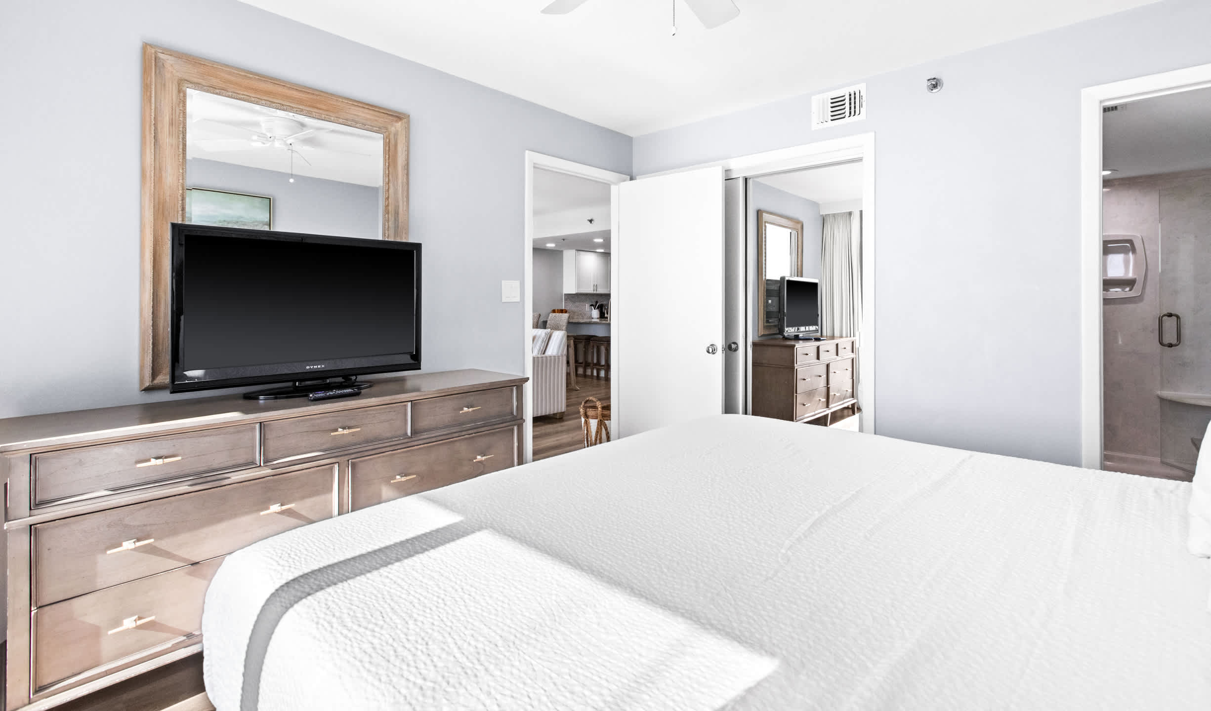 One Seagrove Place 0807 | Photo 29