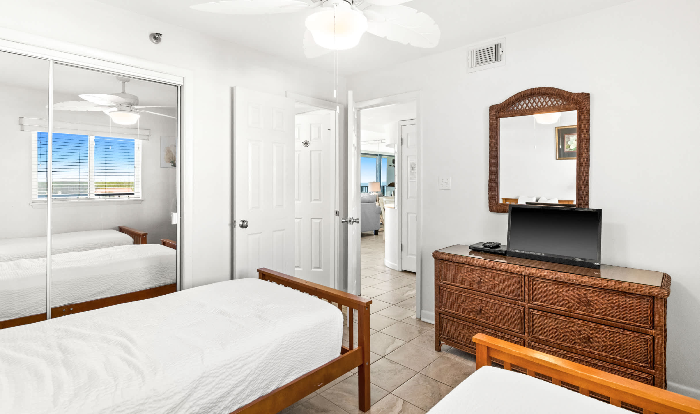 One Seagrove Place 0808 22