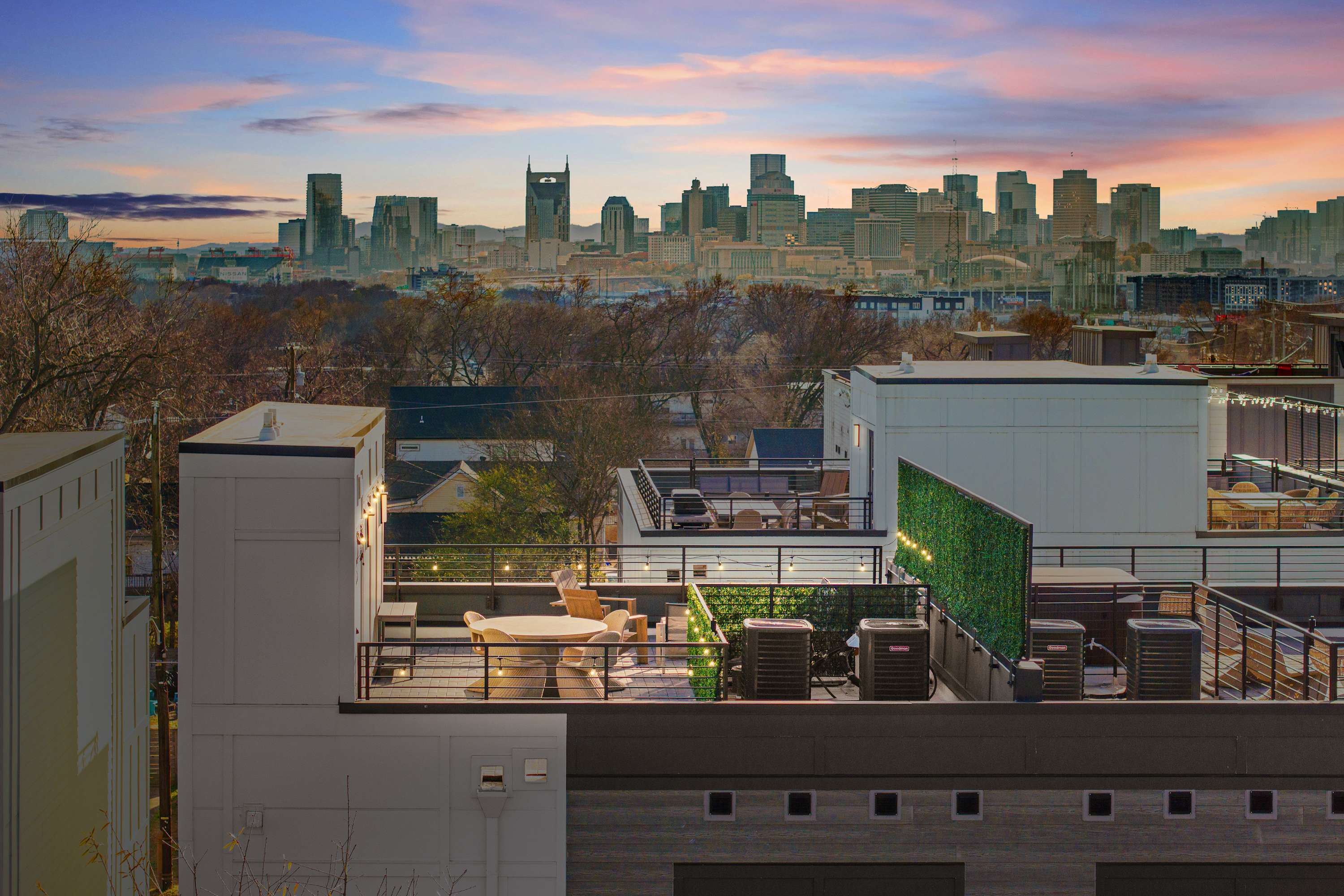 Minutes to Downtown | Skyline Rooftop Views — Nashville, TN — vacation rental