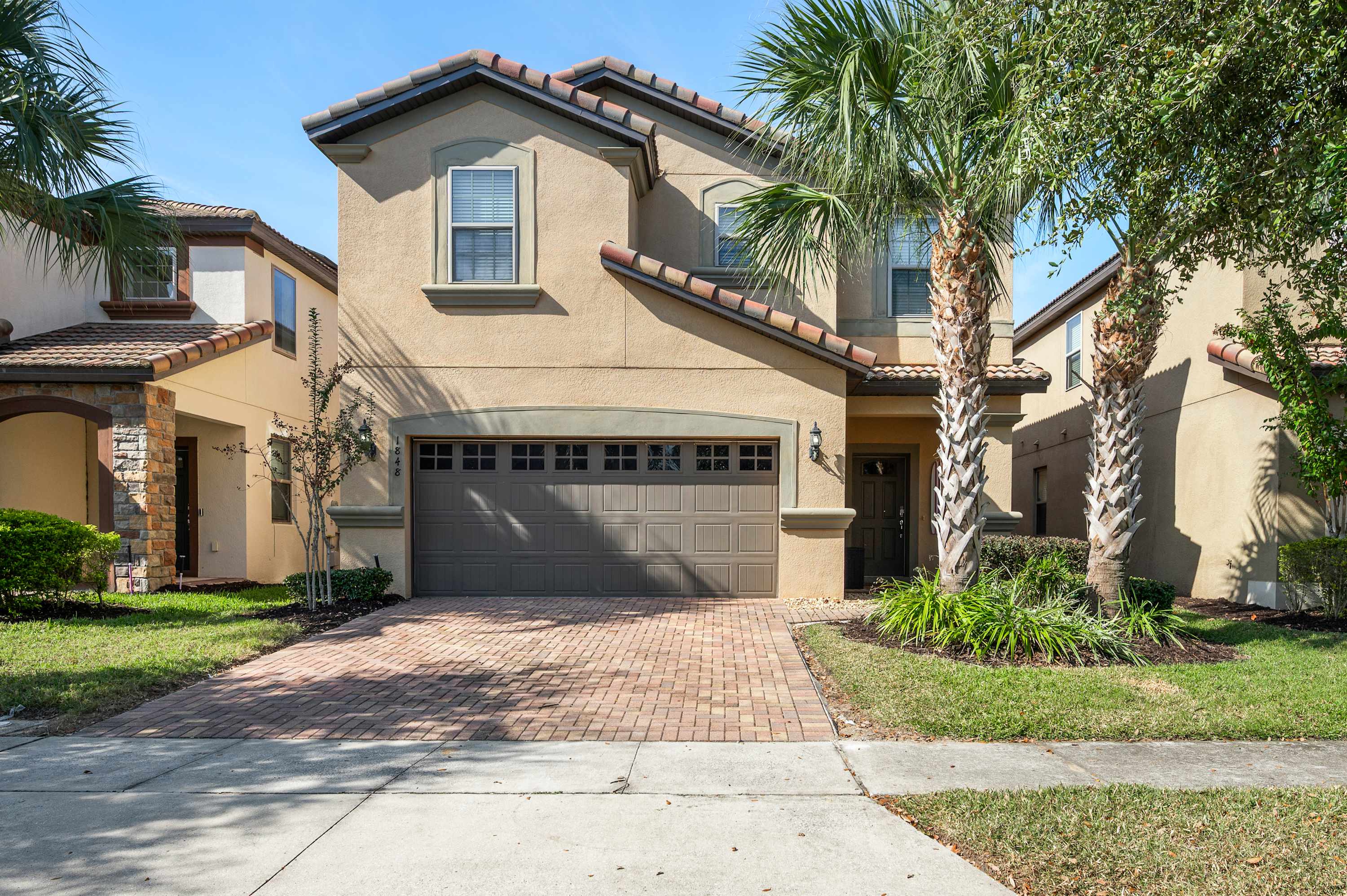 Elegant villa near Disney w/ pool & gameroom