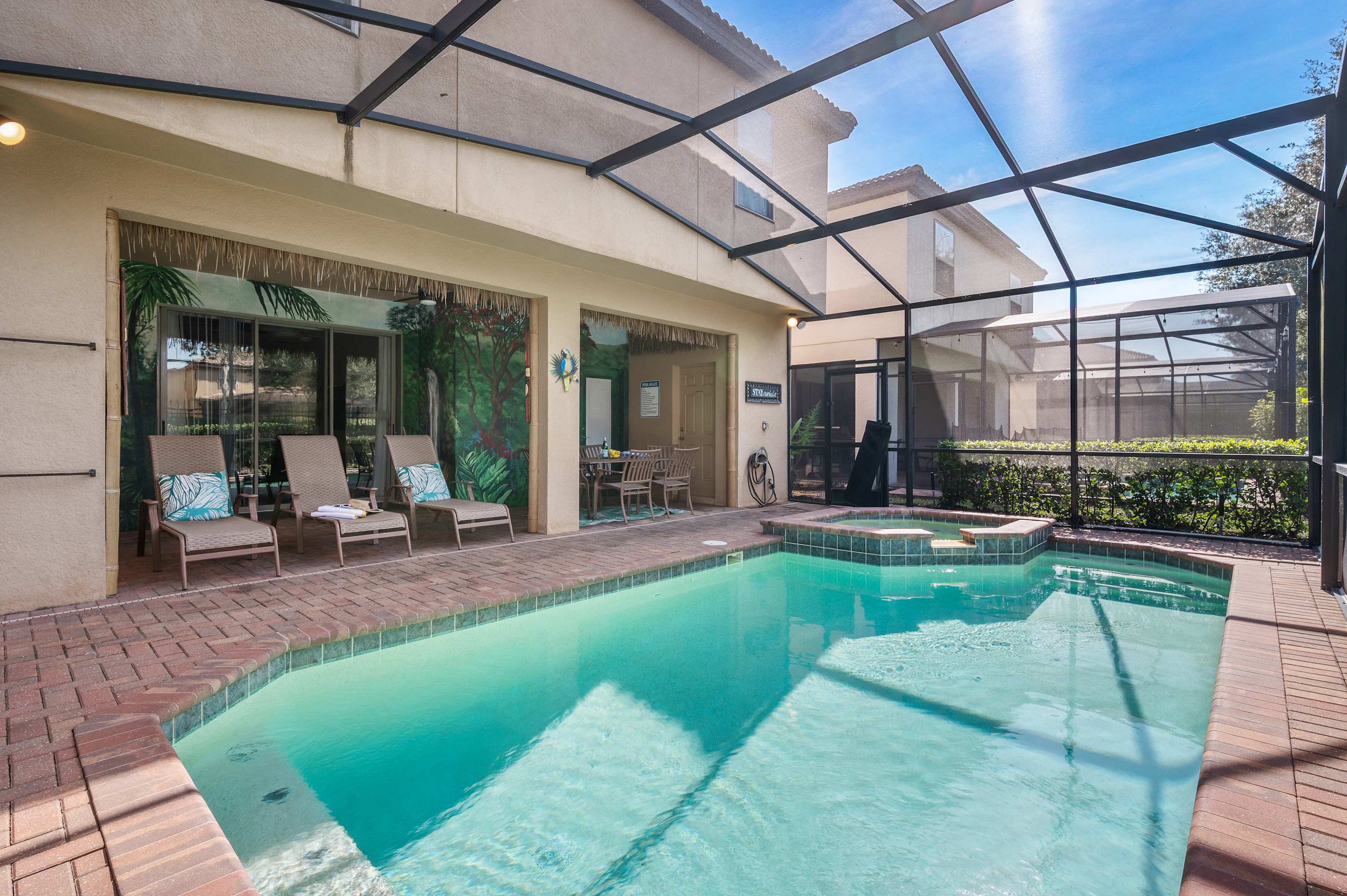 Elegant villa near Disney w/ pool & gameroom