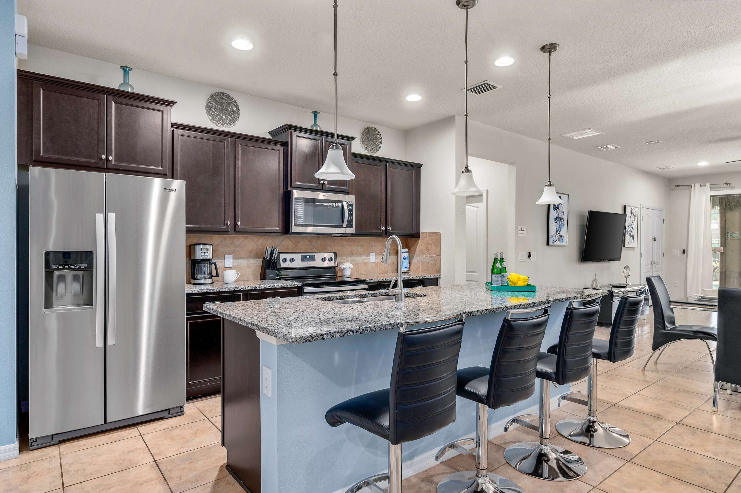 Elegant villa near Disney w/ pool & gameroom