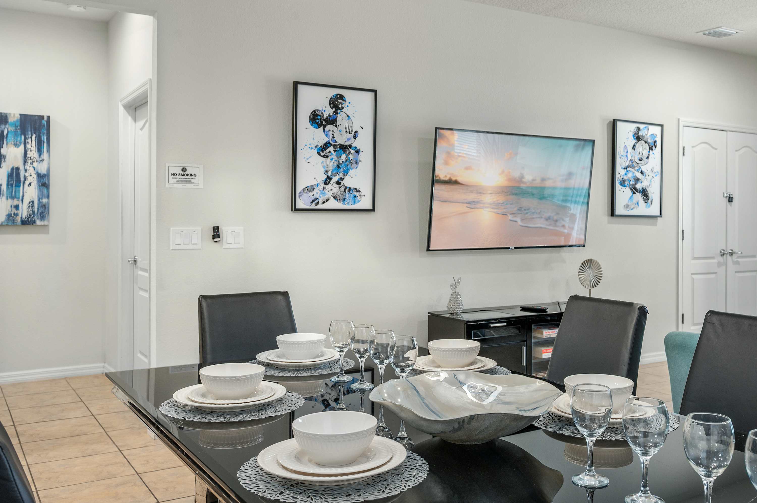 Elegant villa near Disney w/ pool & gameroom