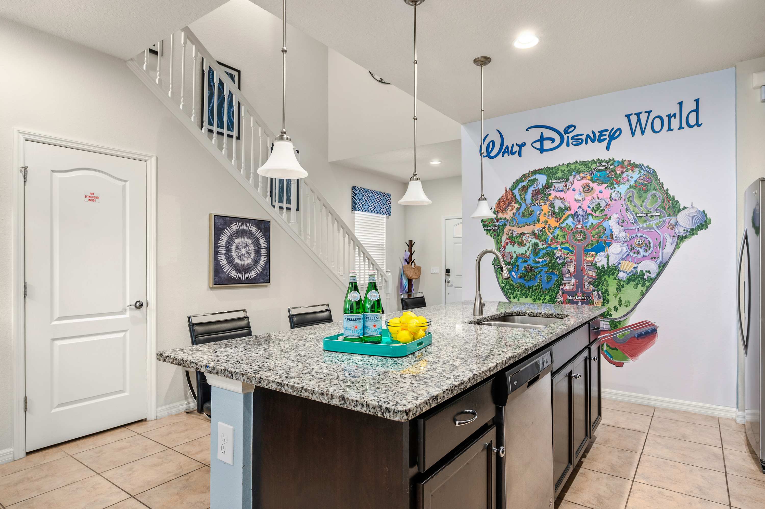 Elegant villa near Disney w/ pool & gameroom