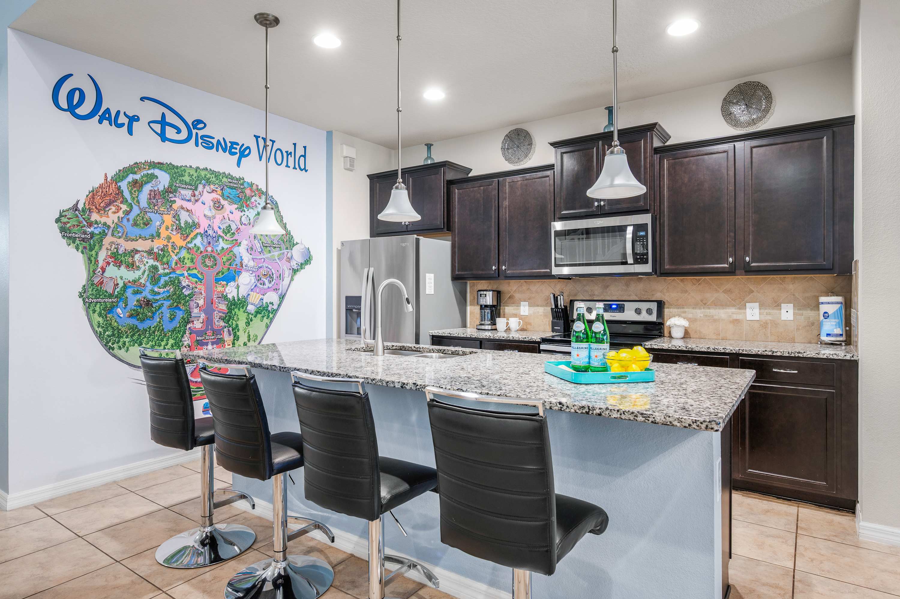 Elegant villa near Disney w/ pool & gameroom